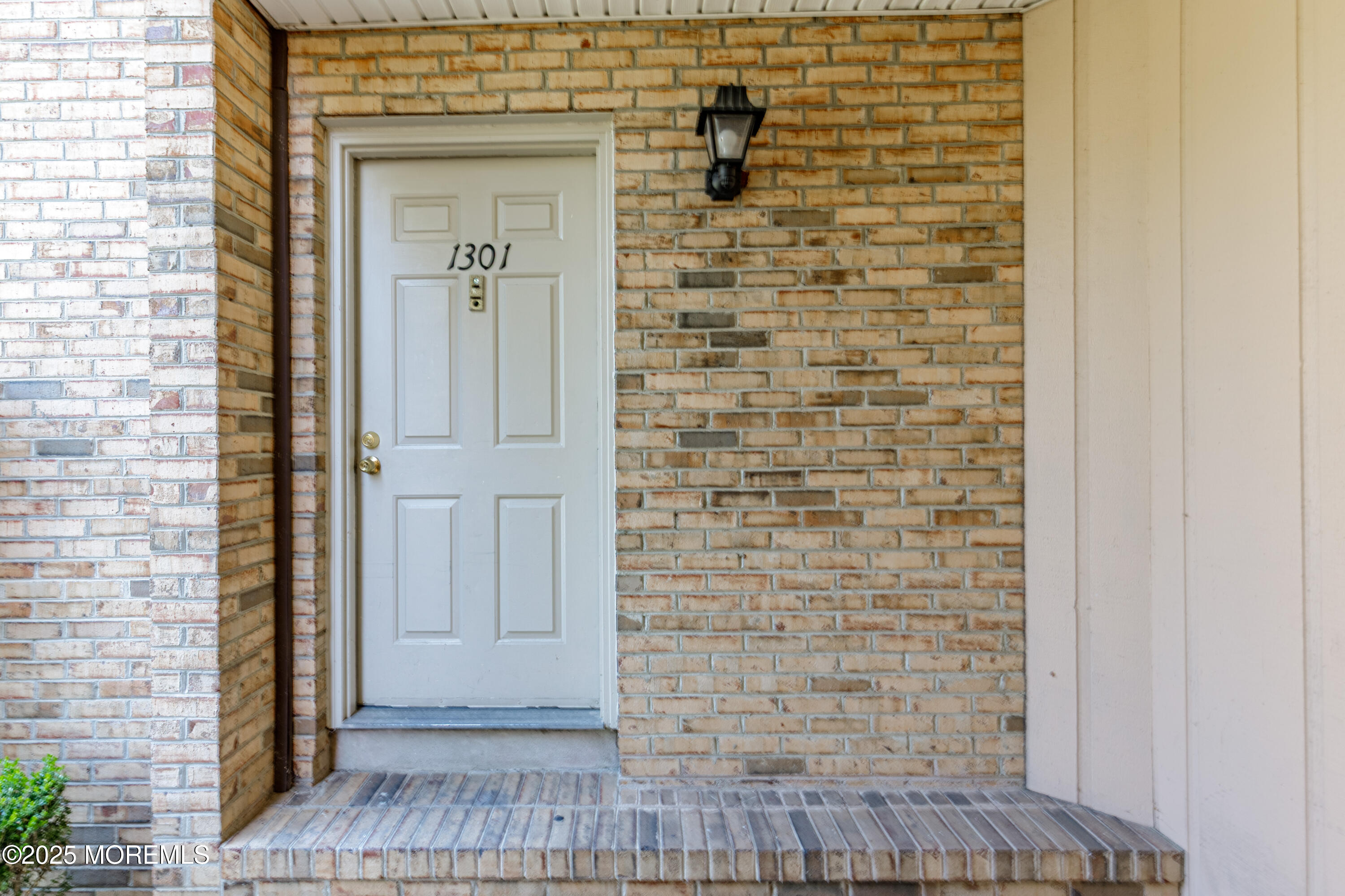 1301 Wellington Place, Aberdeen, NJ, 07747