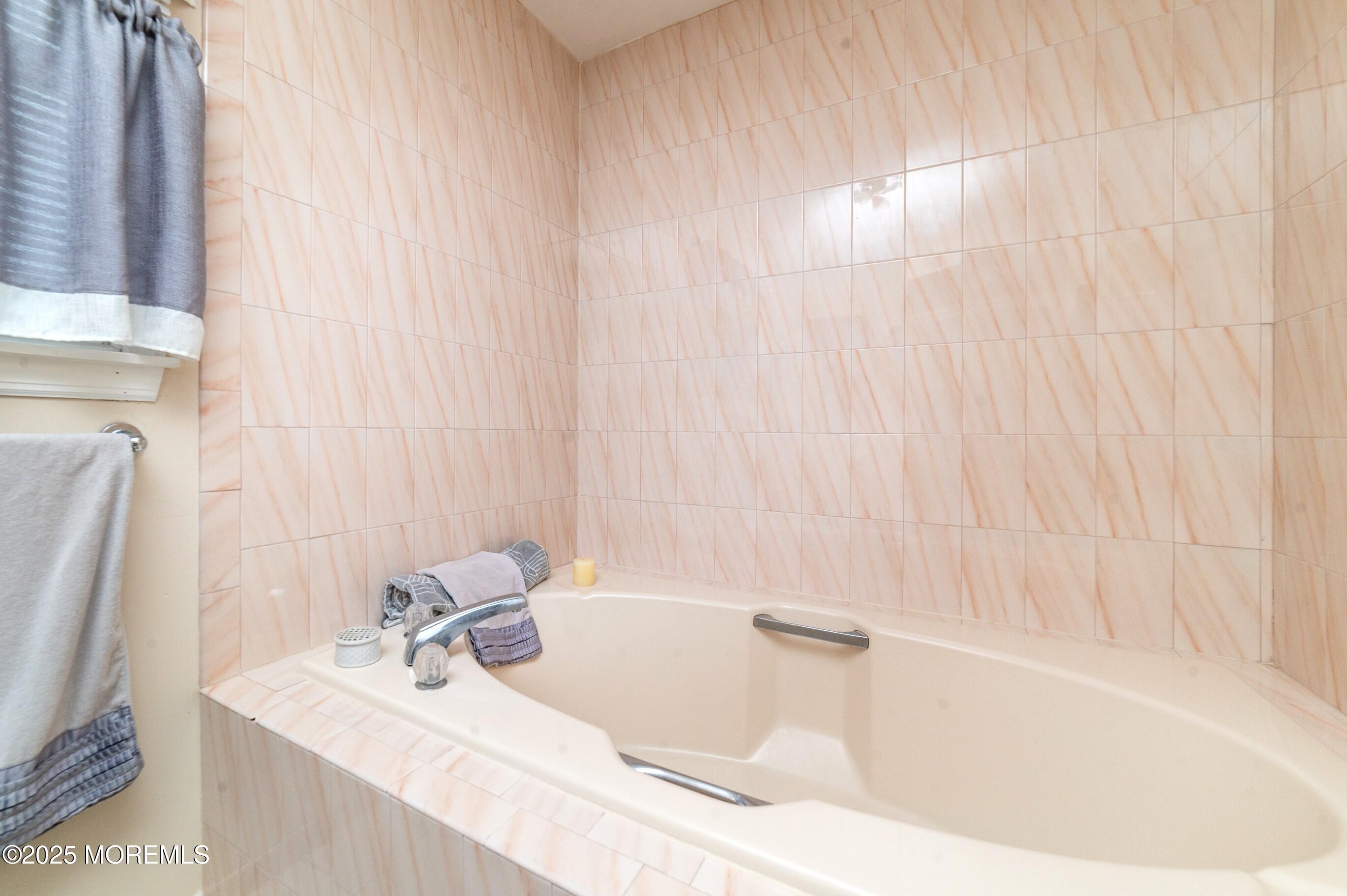 11 Walnut Lane, Manalapan, NJ, 07726 image 21