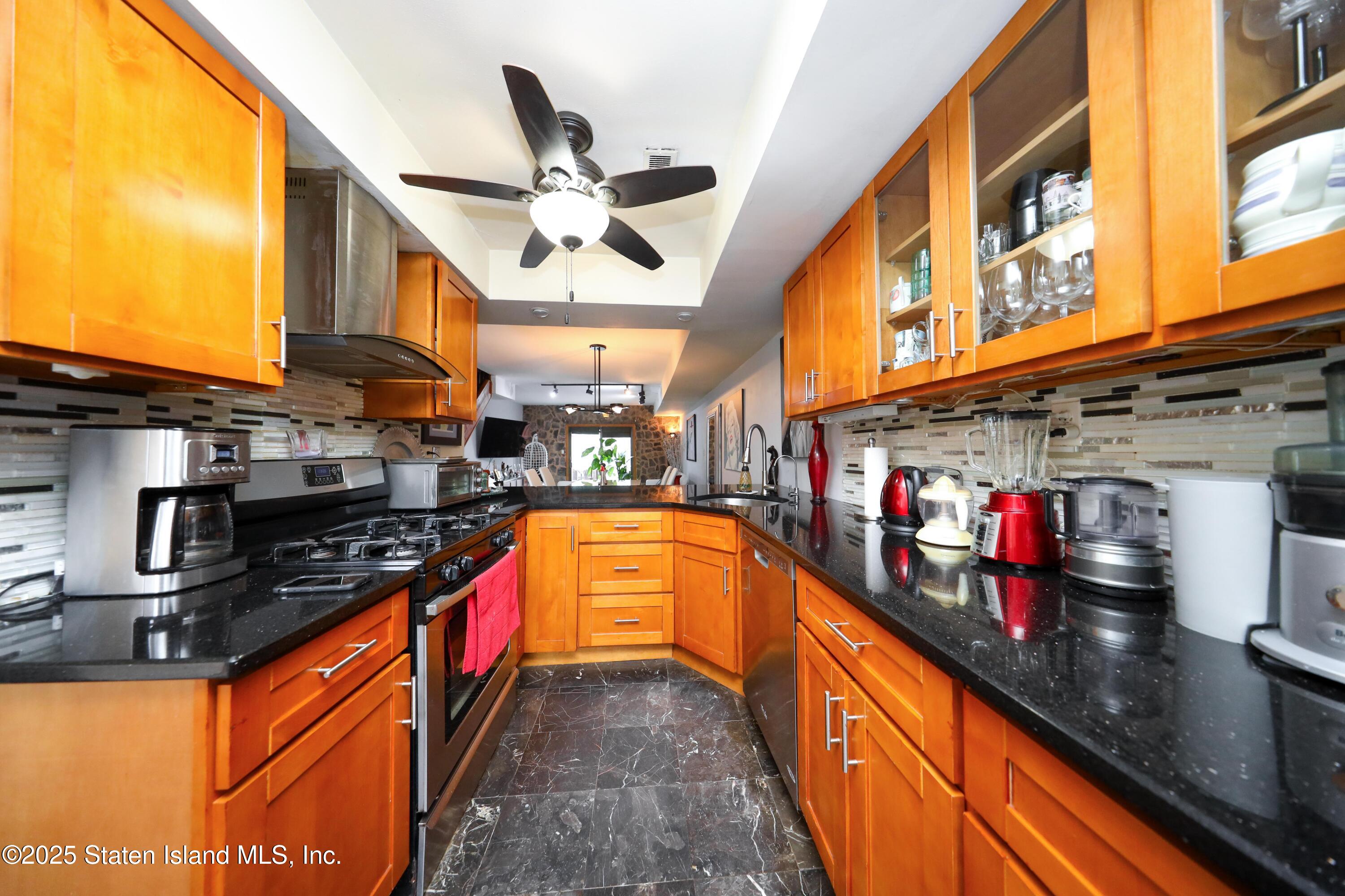 261 Signs Road E, Staten Island, NY, 10314 image 9