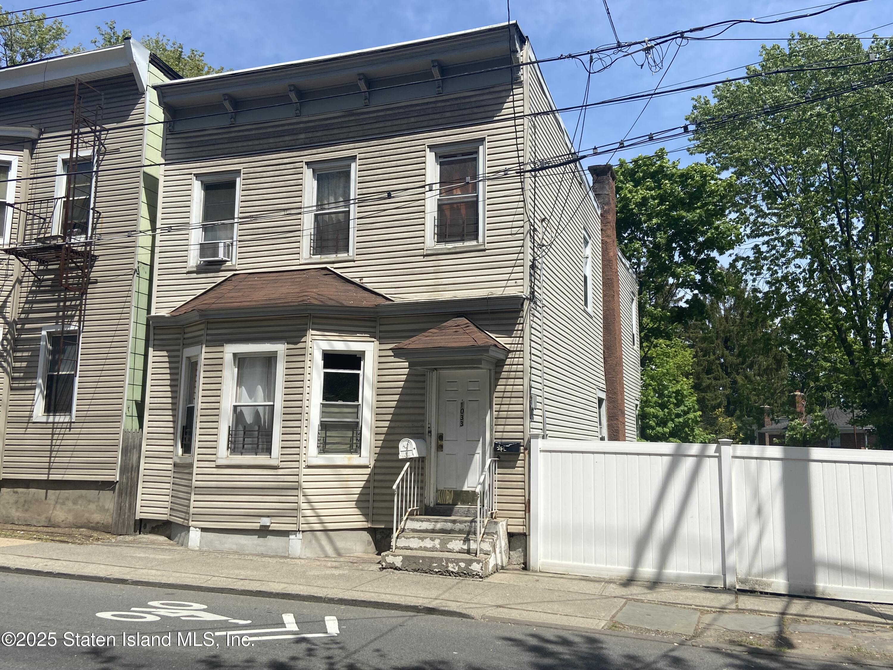 1033 Van Duzer Street Image 3