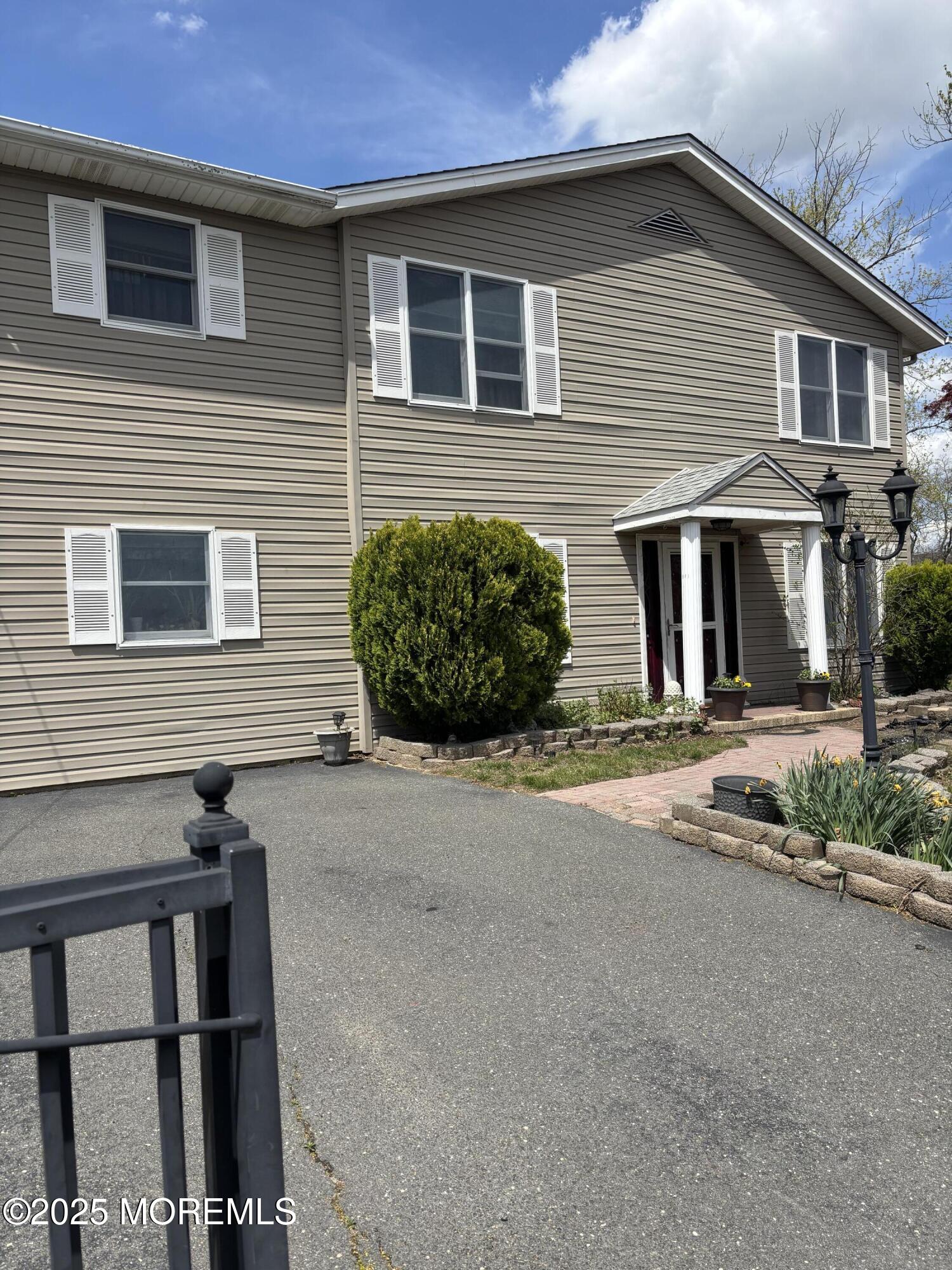 309 Deal Avenue Image 1