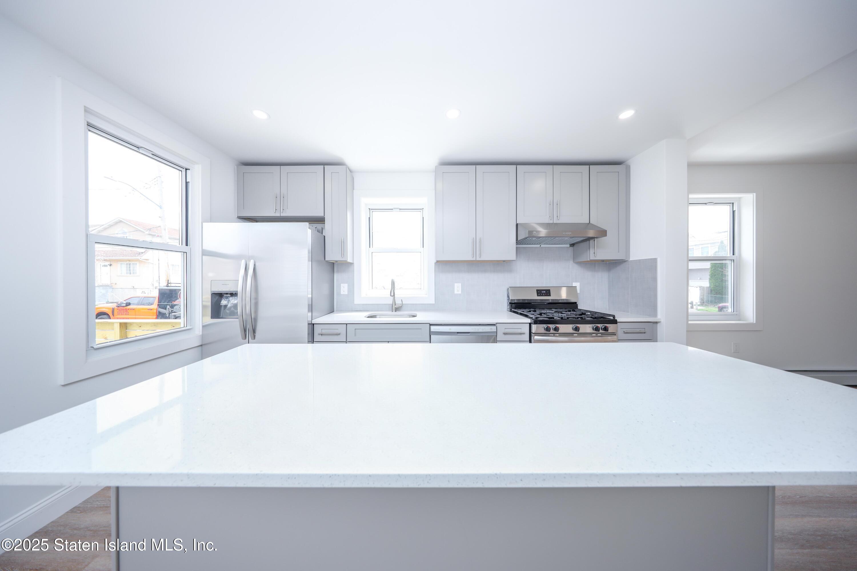 73 Irving Place, Staten Island, NY, 10304 image 15