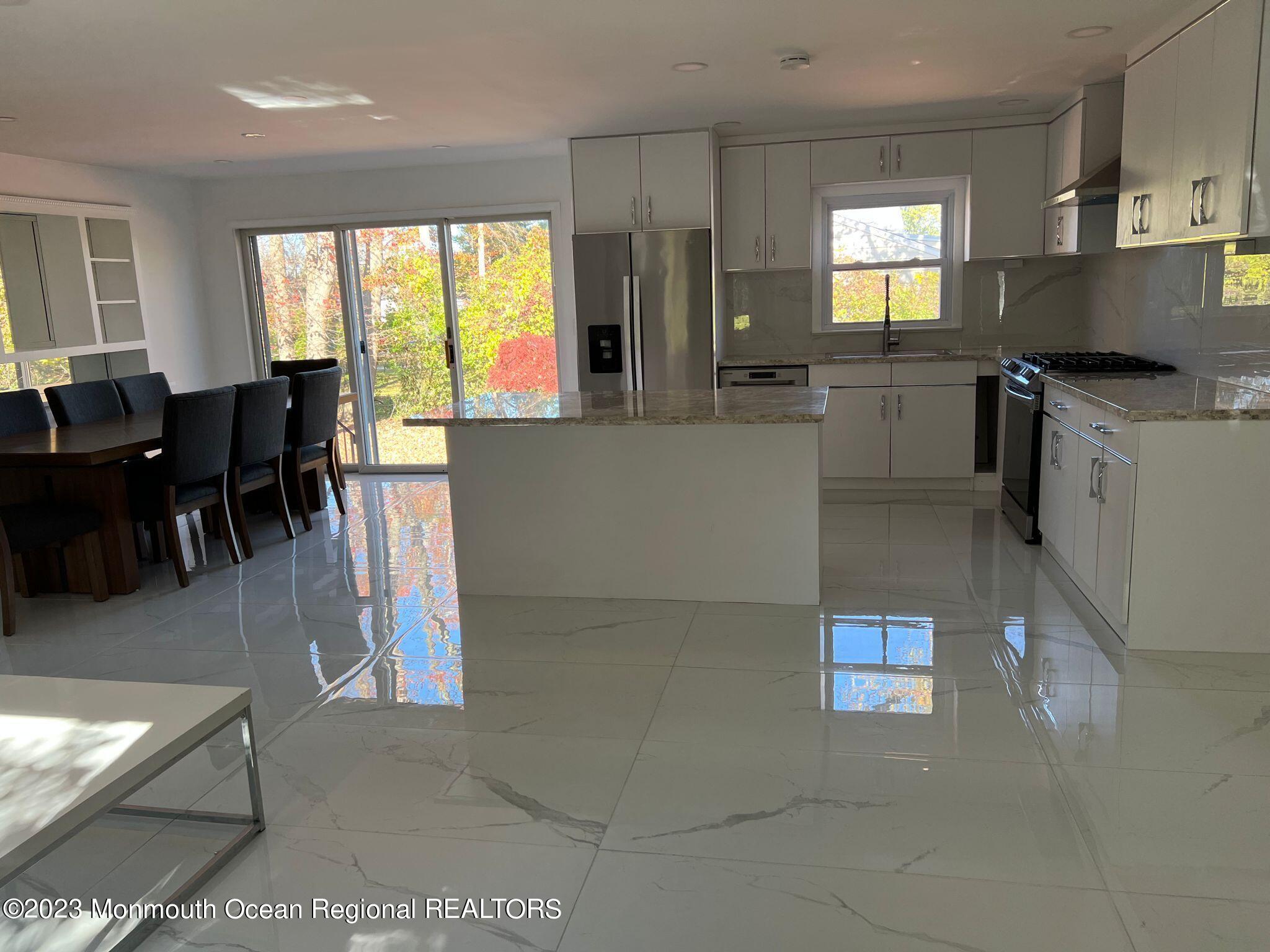 326 Sherman Avenue Image 4