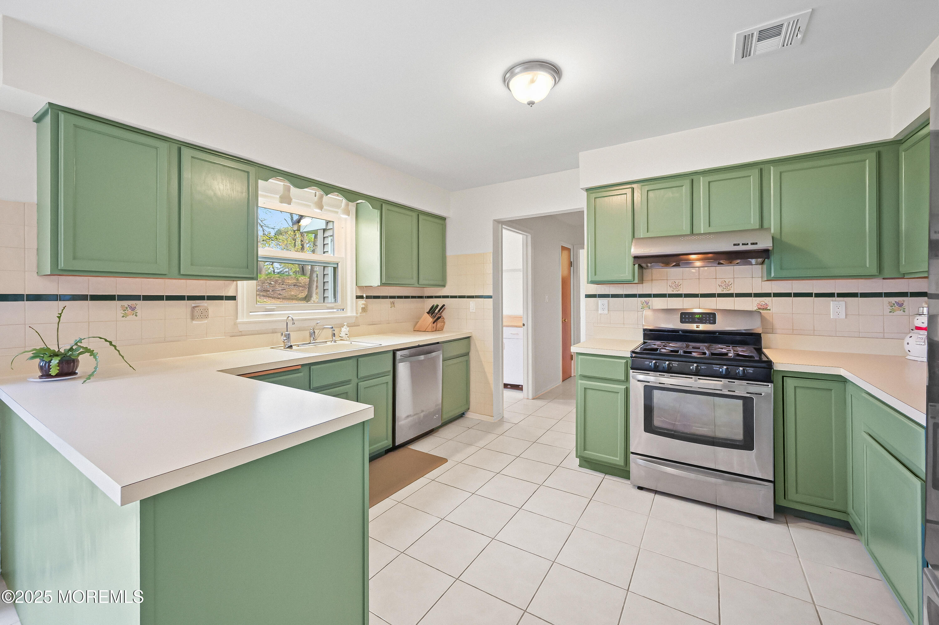 6 Cambridge Court, Manalapan, NJ, 07726 image 14