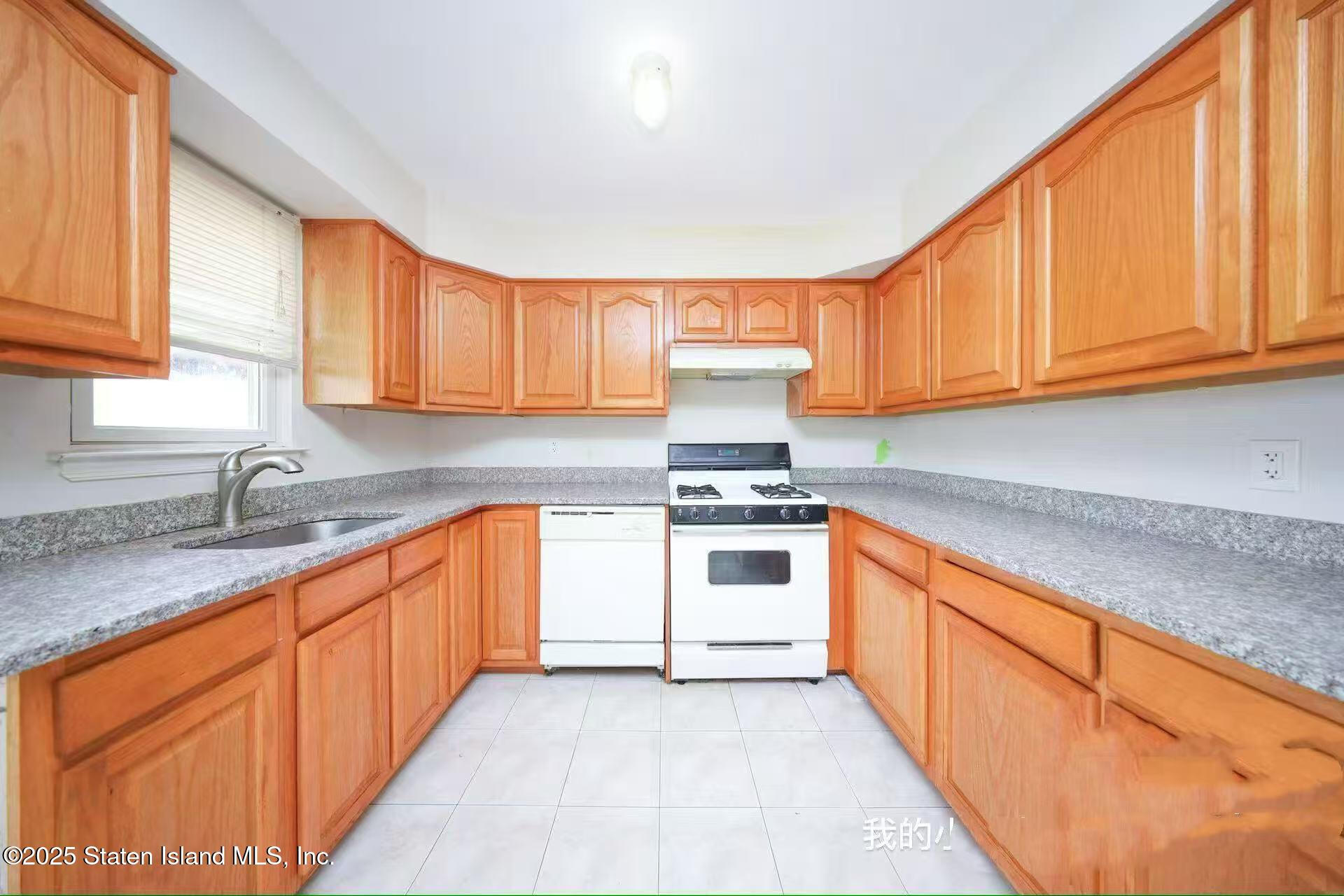 51 Crestwater Court, Staten Island, NY, 10305 image 7