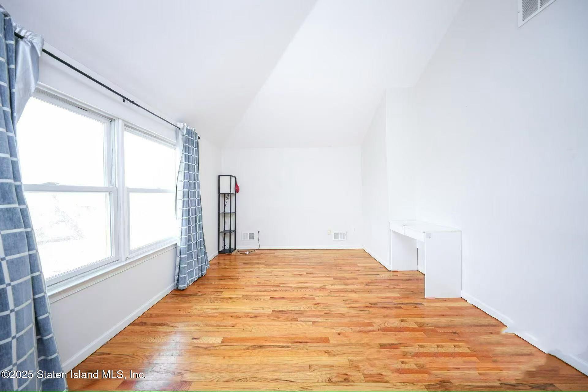 51 Crestwater Court, Staten Island, NY, 10305 image 8