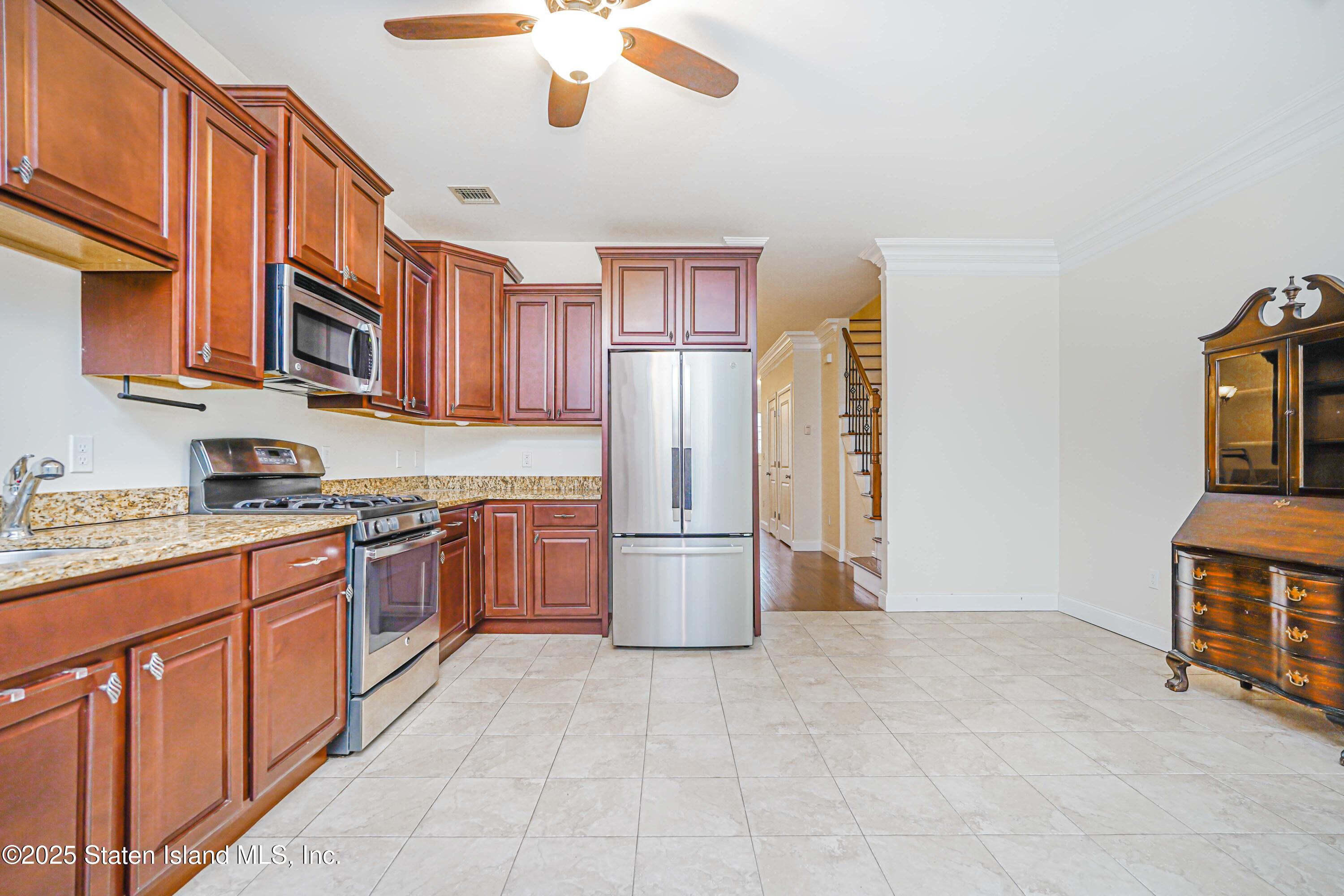 35 Monarch Court, Staten Island, NY, 10314 image 9
