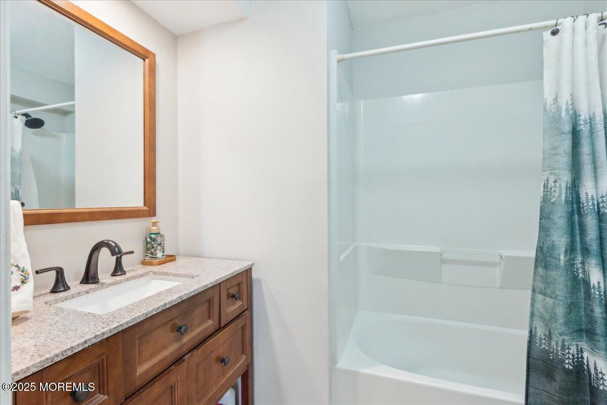 129 Amberly Drive H, Manalapan, NJ, 07726 image 15