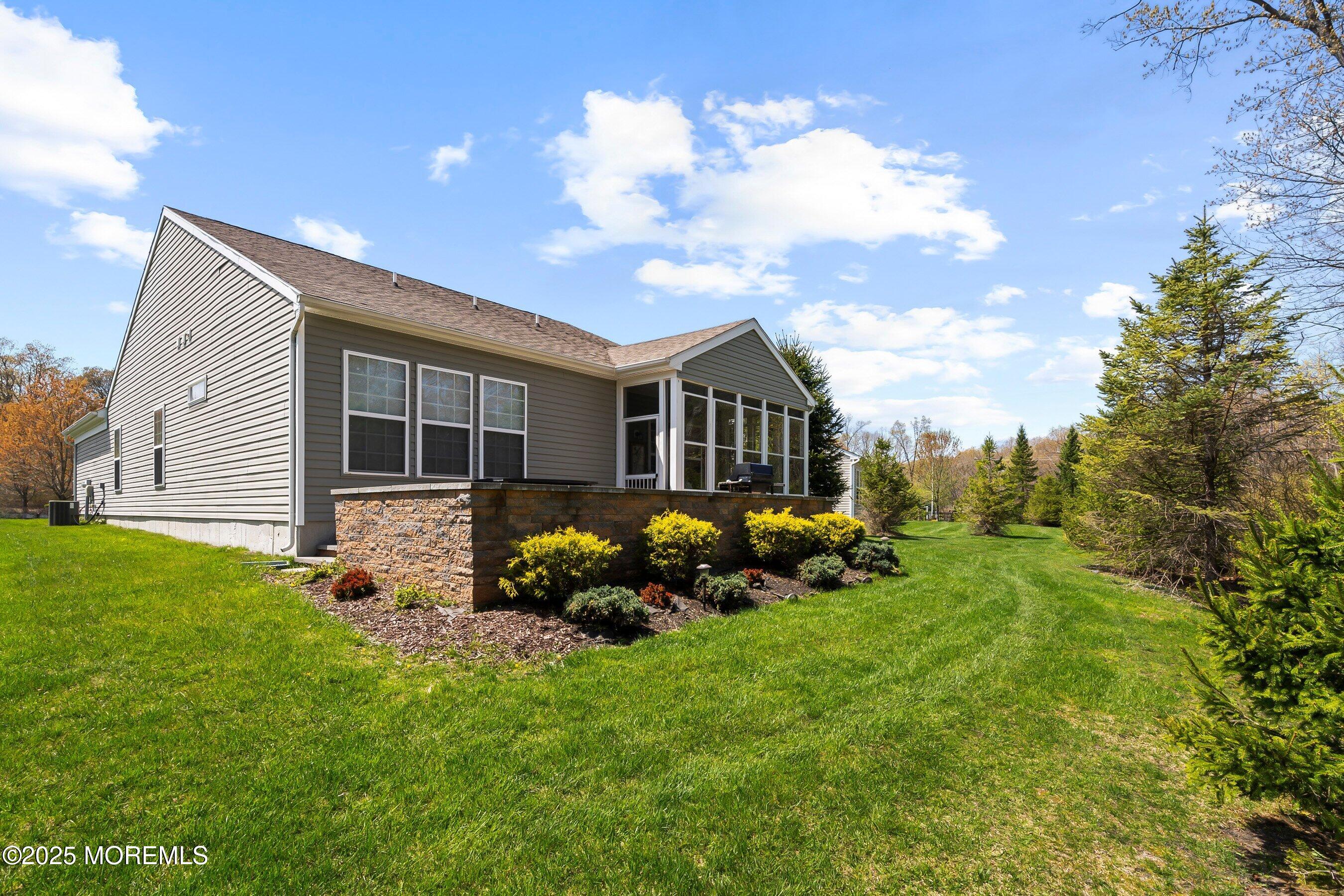 3 W Fontaine Way, Farmingdale, NJ, 07727 image 20