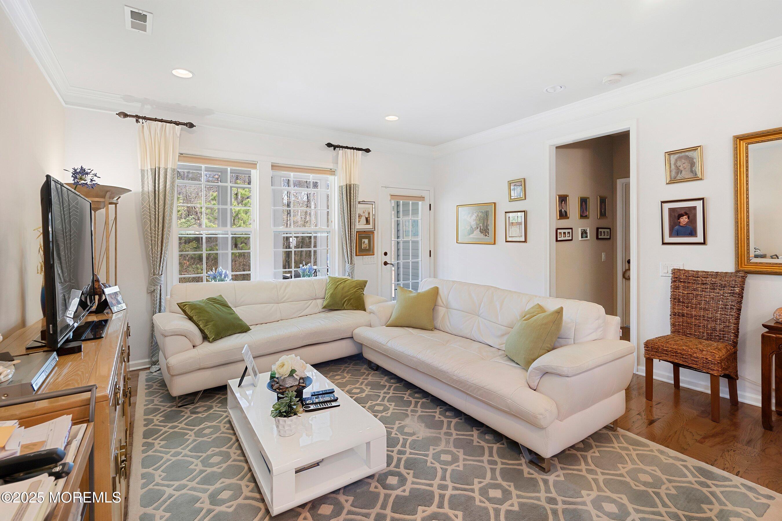 3 W Fontaine Way, Farmingdale, NJ, 07727 image 10
