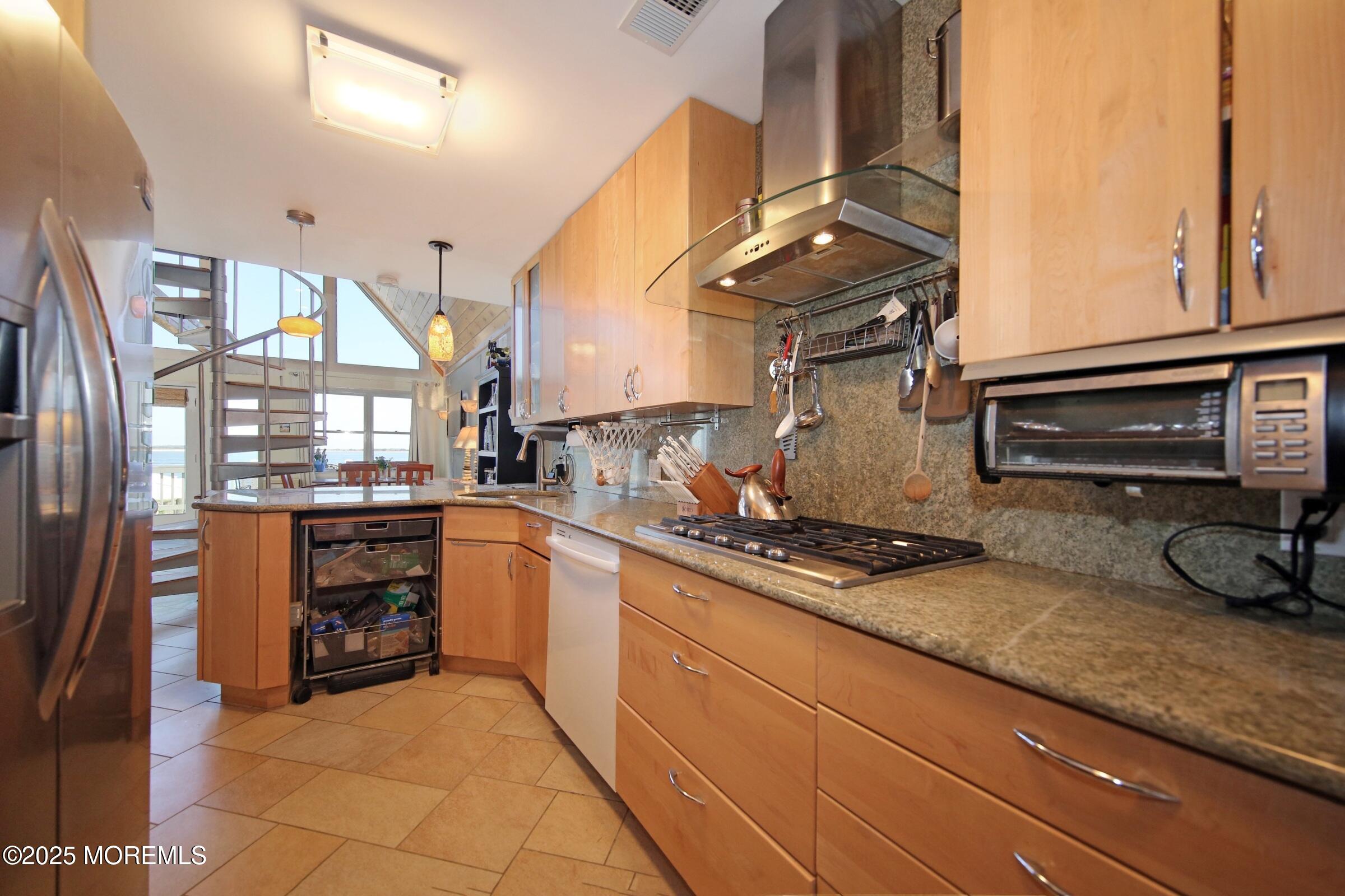 75 Gravelly Point Road, Highlands, NJ, 07732 image 11