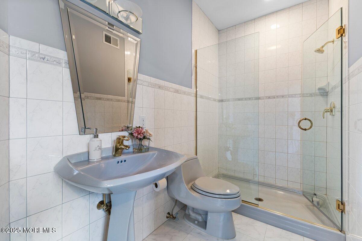 818 Holmdel Road B, Holmdel, NJ, 07733 image 15