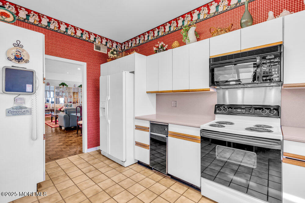 174 Ocean Avenue 34, Sea Bright, NJ, 07760 image 13