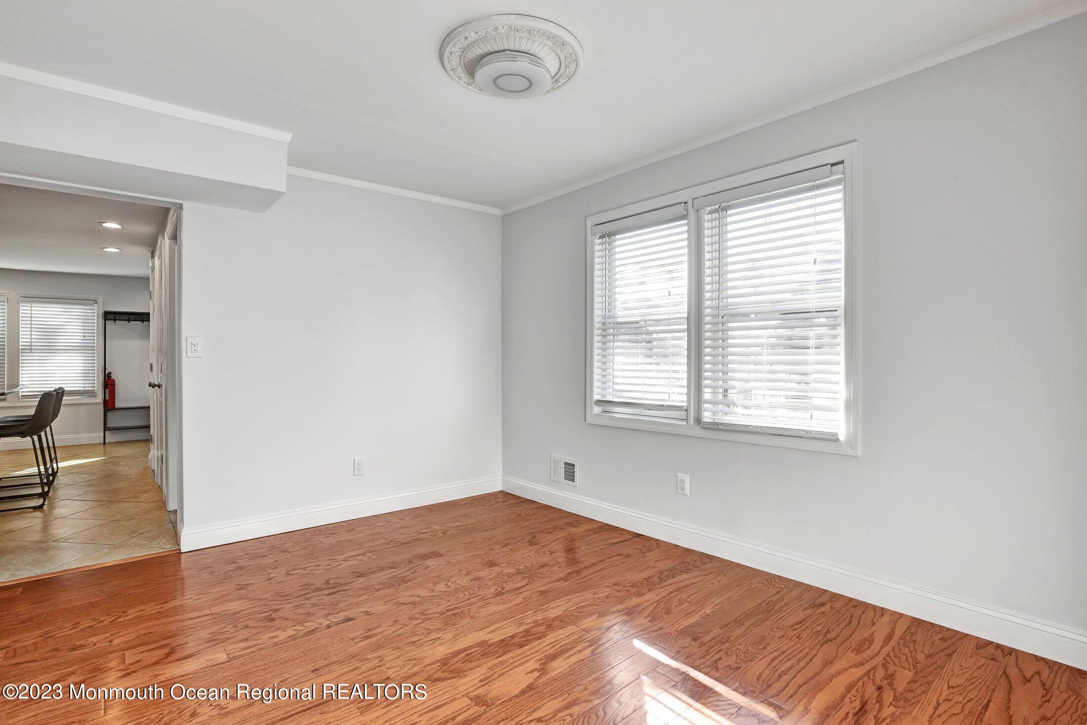 17 Central Avenue, Highlands, NJ, 07732 image 8