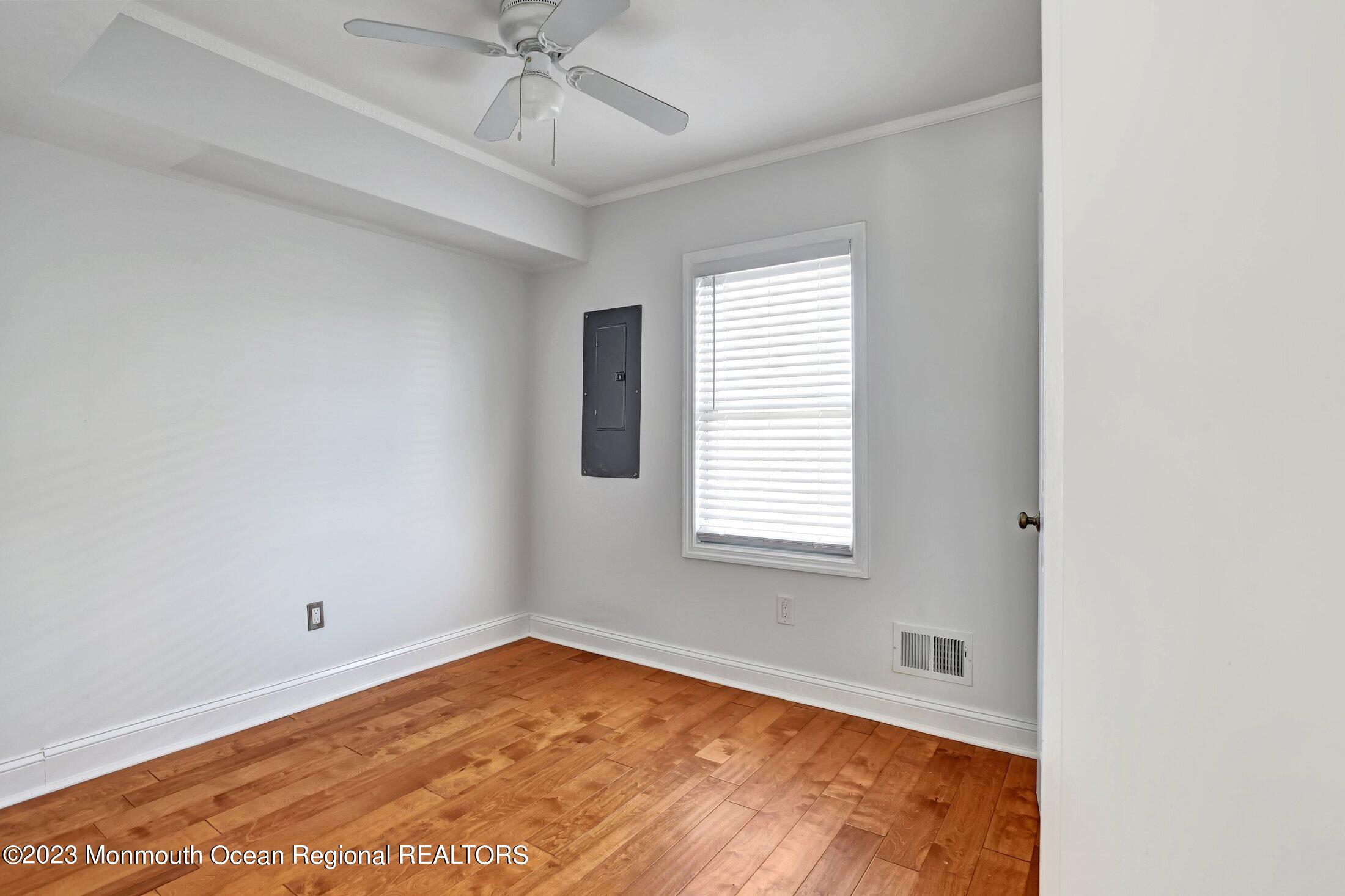 17 Central Avenue, Highlands, NJ, 07732 image 10