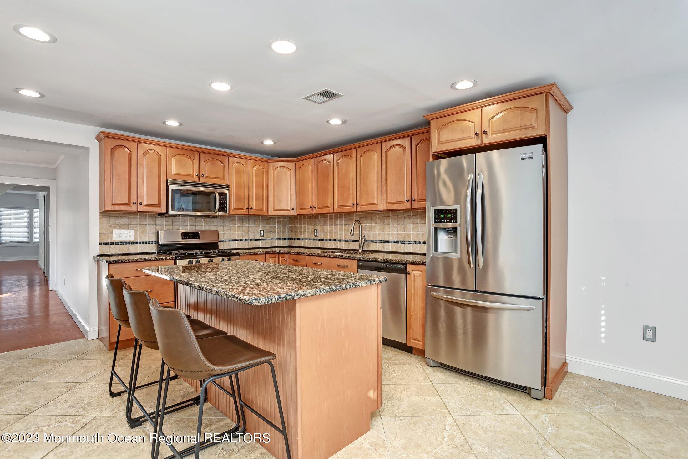 17 Central Avenue, Highlands, NJ, 07732 image 11