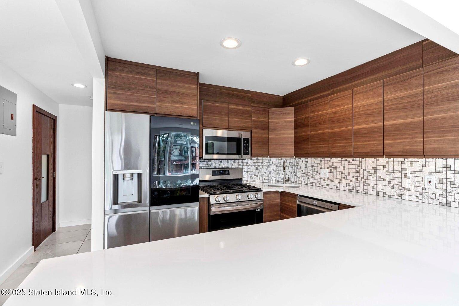 2022 E 53rd St 1c, Brooklyn, NY, 11234 image 12