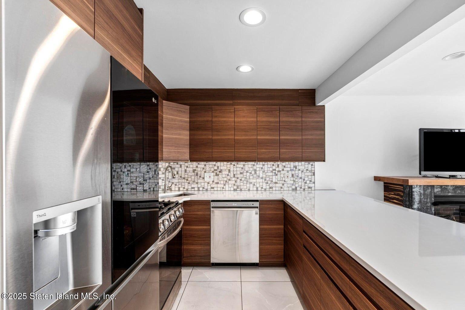 2022 E 53rd St 1c, Brooklyn, NY, 11234 image 13