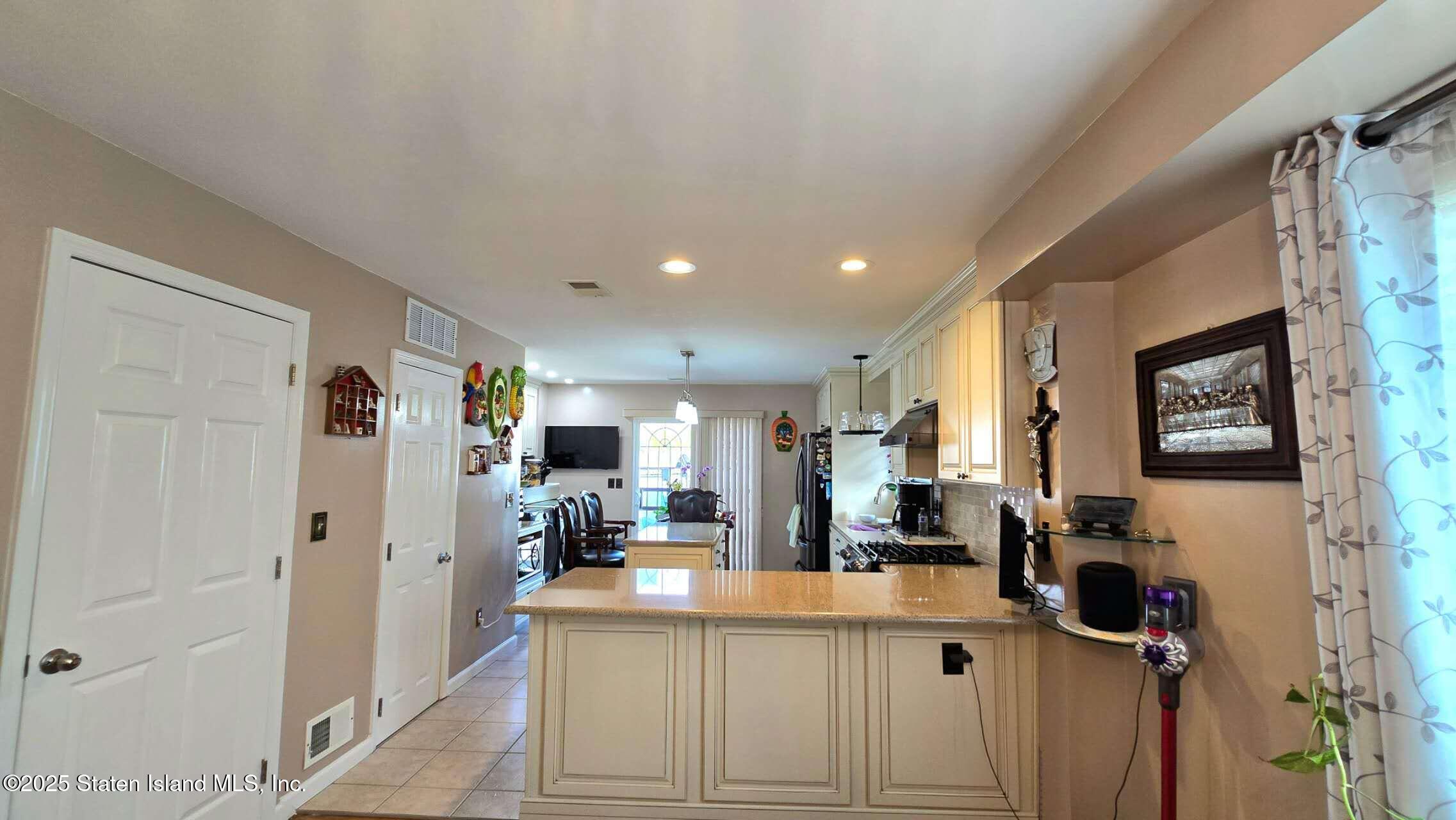 208 Osgood Avenue, Staten Island, NY, 10304 image 9