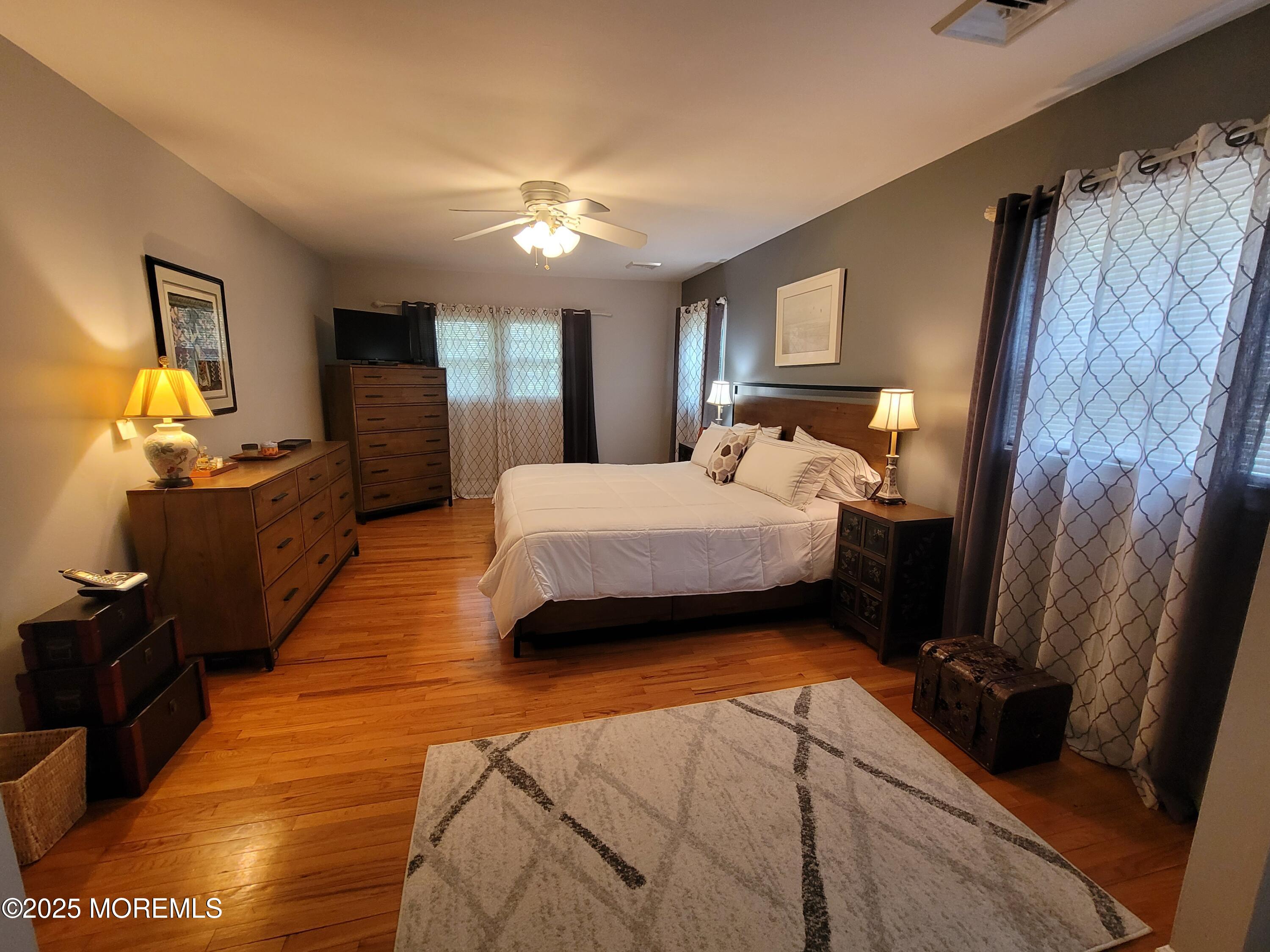 54 E Riverdale Avenue, Tinton Falls, NJ, 07724 image 19