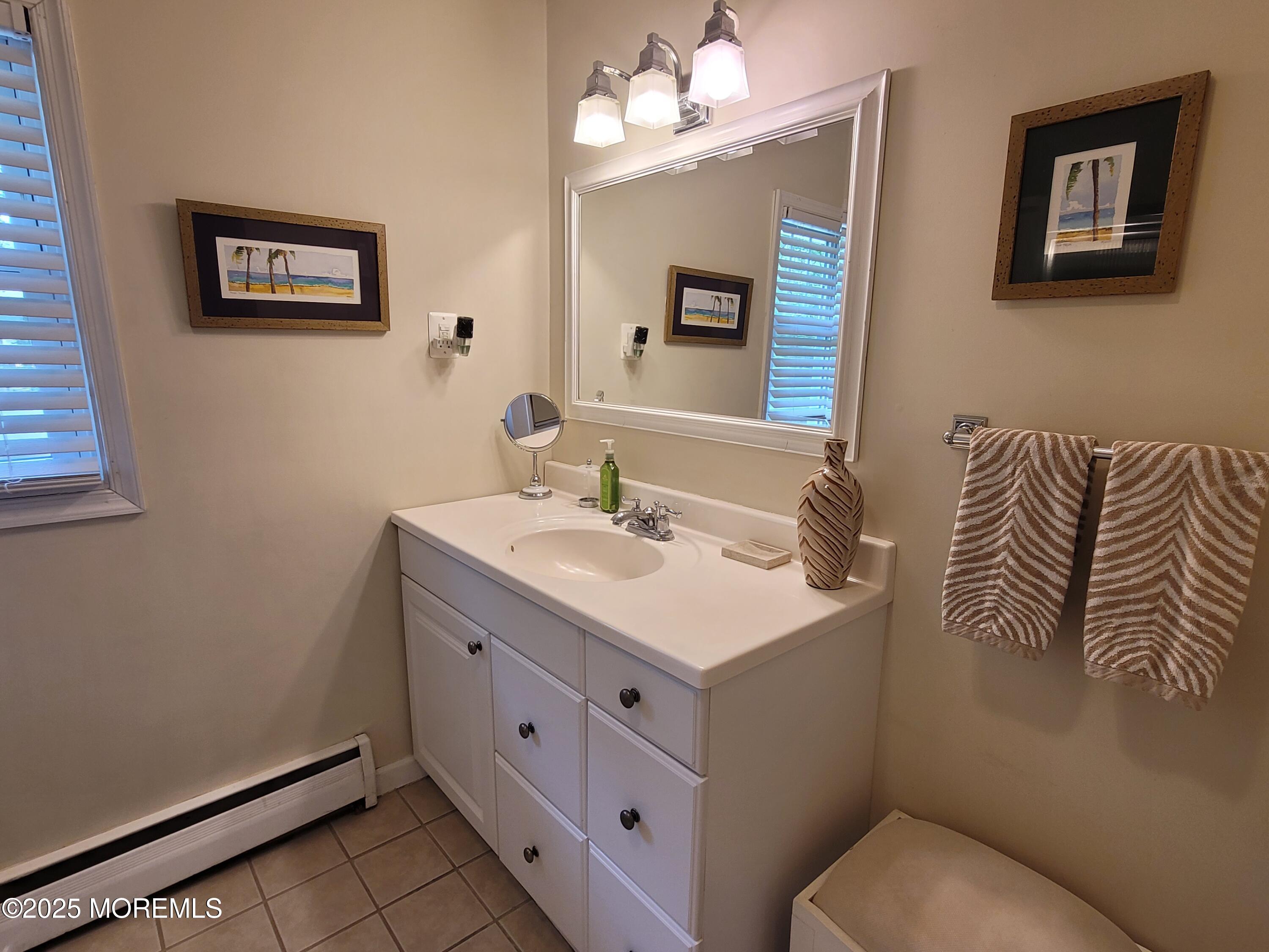54 E Riverdale Avenue, Tinton Falls, NJ, 07724 image 29