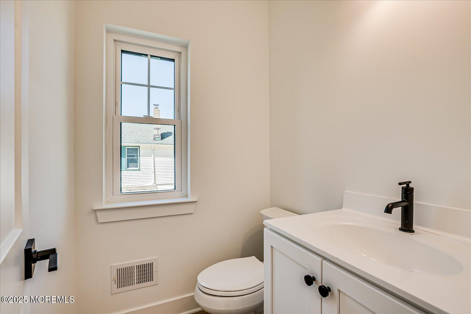 32 Earl Street, Red Bank, NJ, 07701 image 20