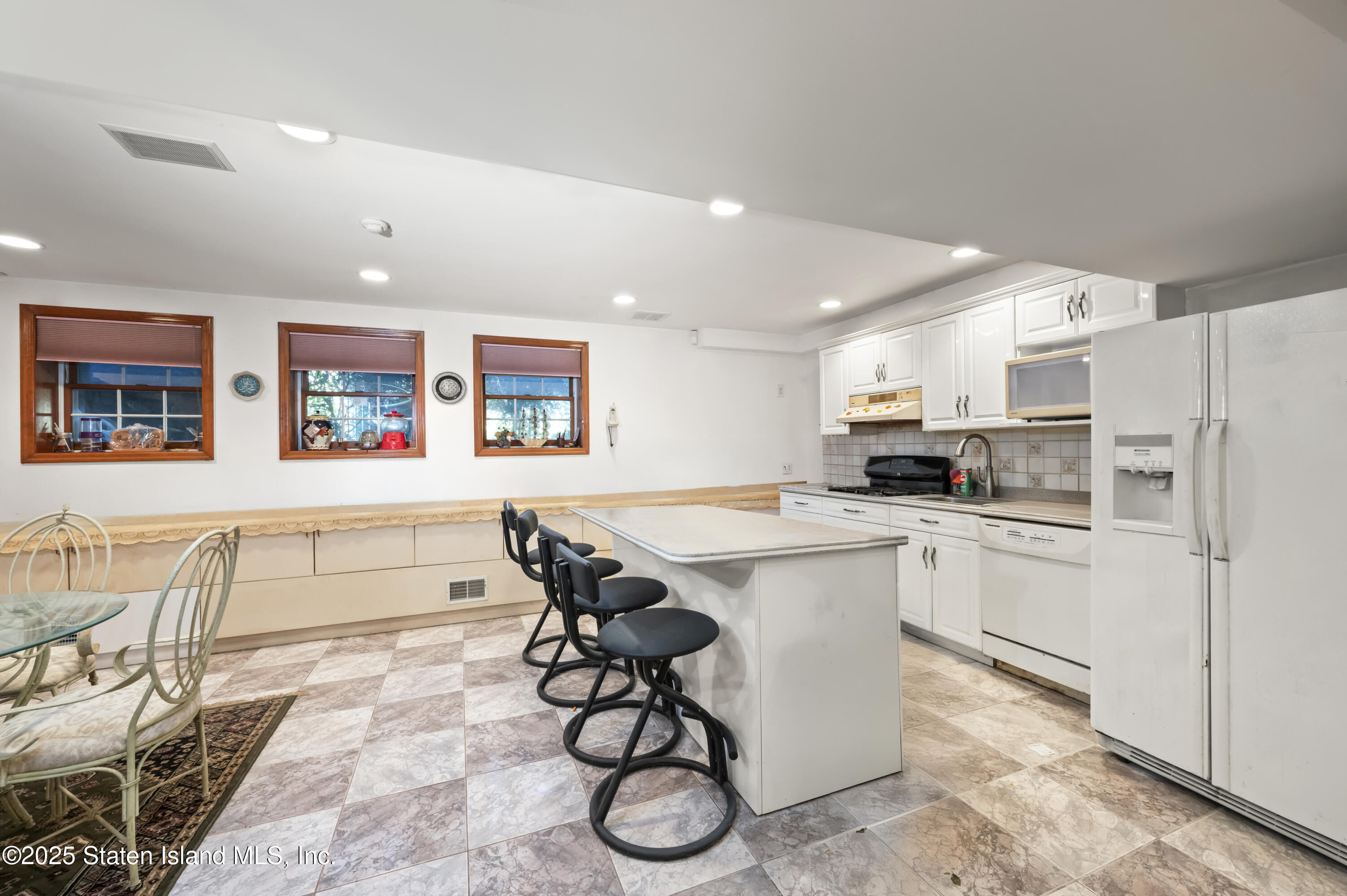 8 Tiberon Drive, Holmdel, NJ, 07733 image 25
