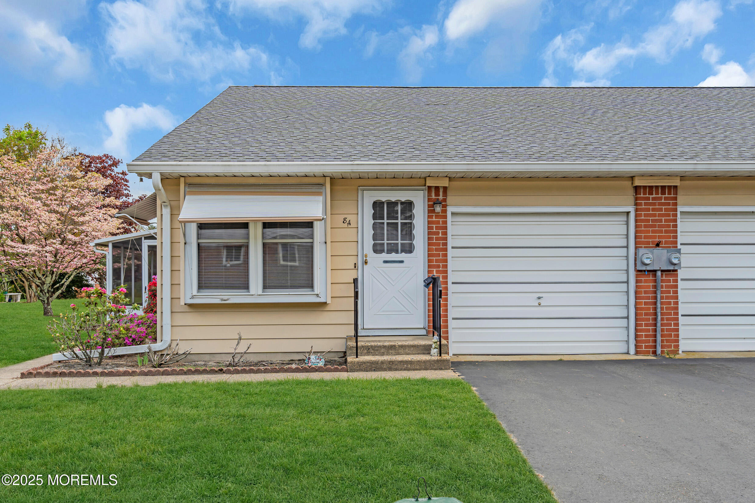 8 A Lafayette Drive Image 1