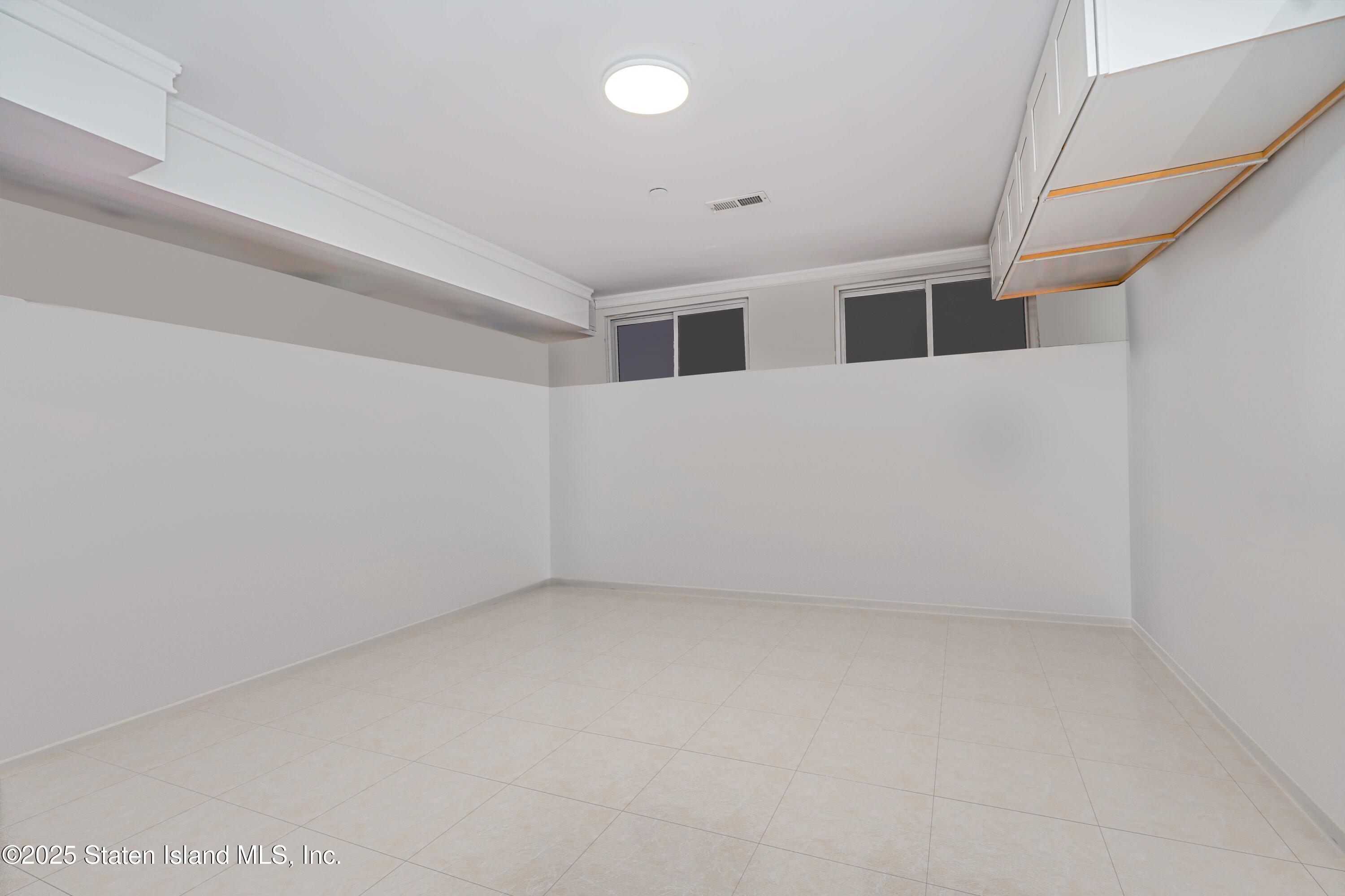 135 Alex Circle, Staten Island, NY, 10305 image 25
