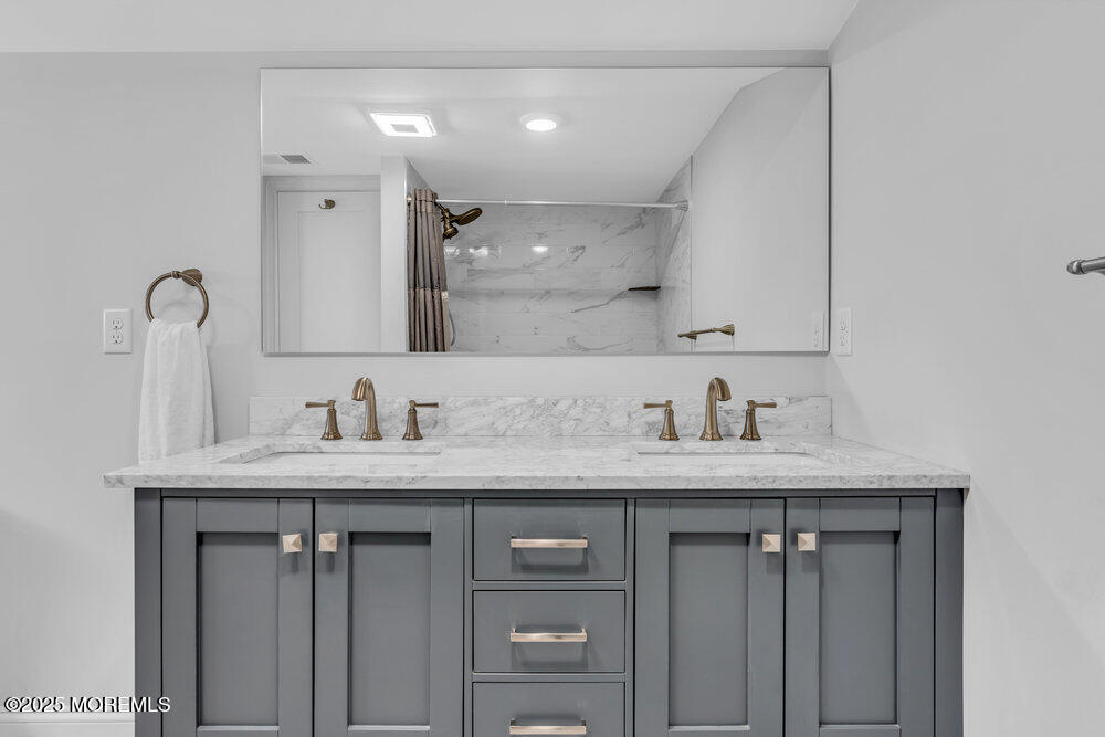 4 W Lake Road, Red Bank, NJ, 07701 image 32