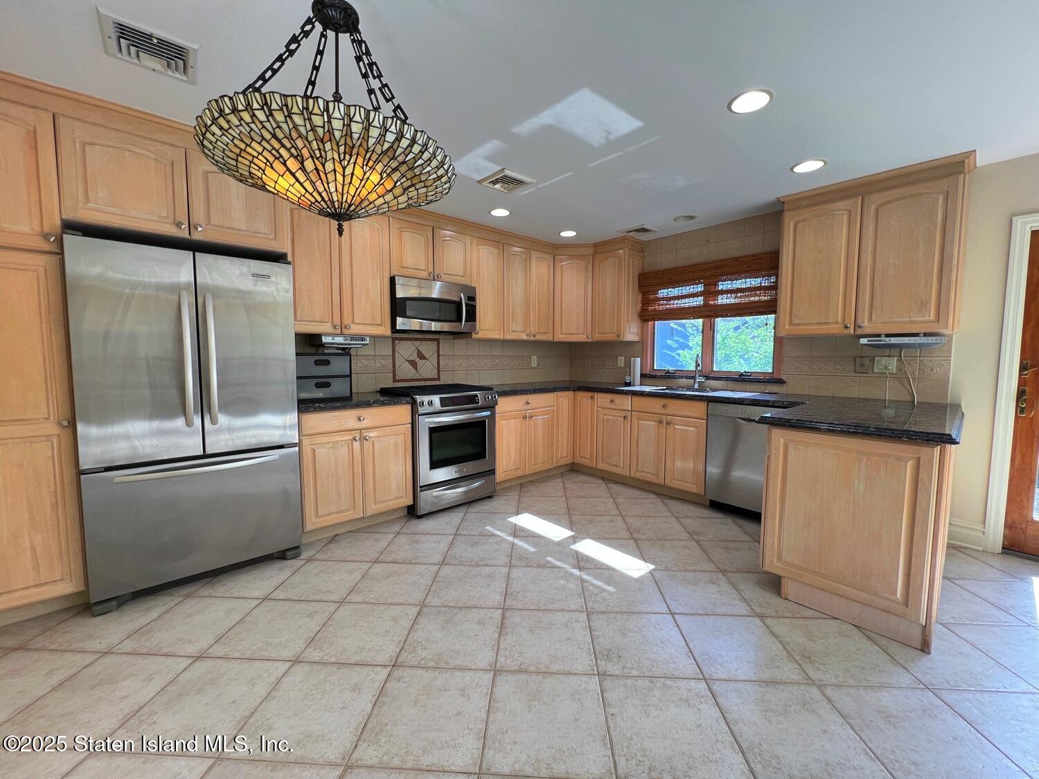 526 Yetman Avenue, Staten Island, NY, 10307 image 12