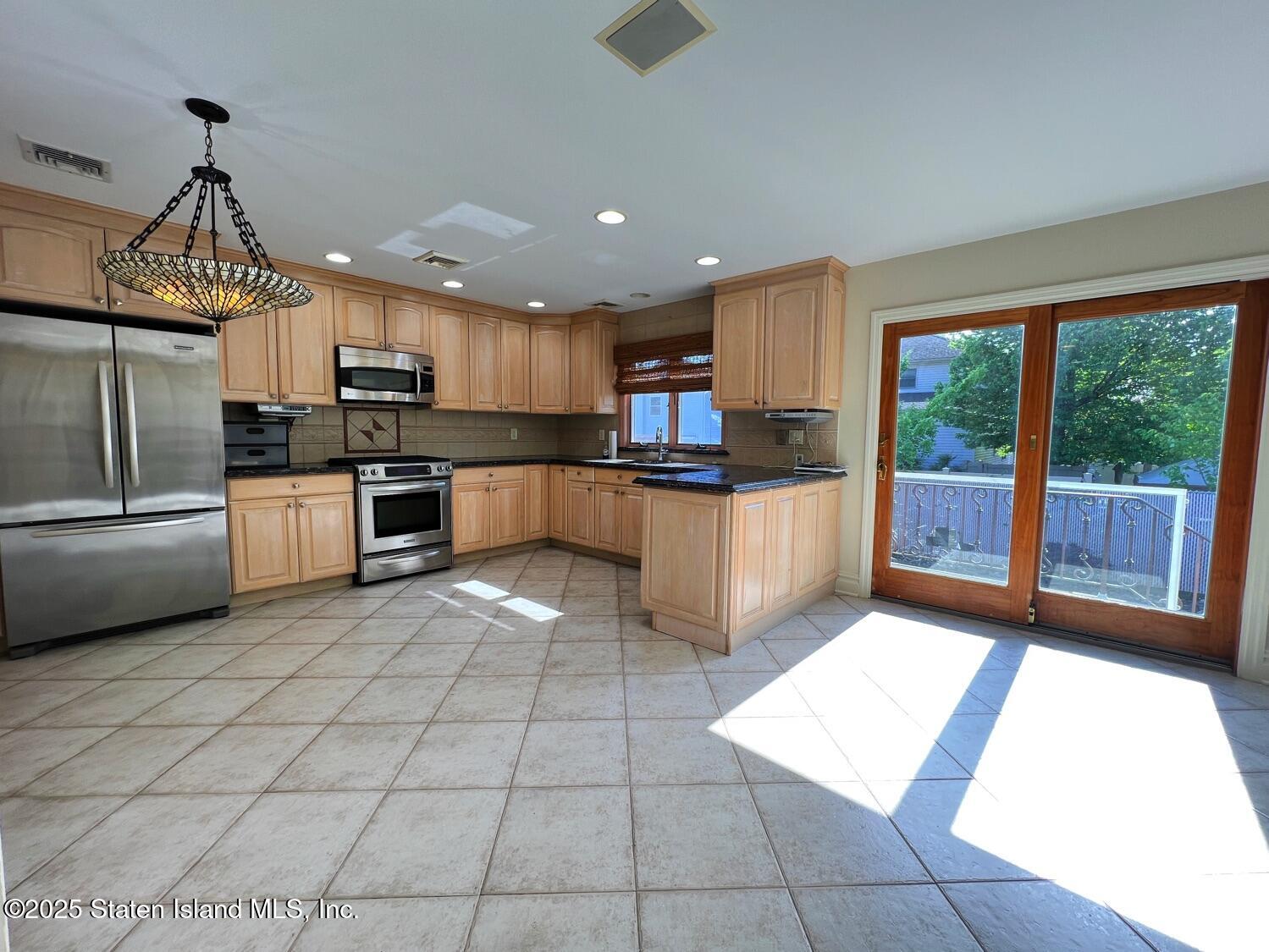 526 Yetman Avenue, Staten Island, NY, 10307 image 13