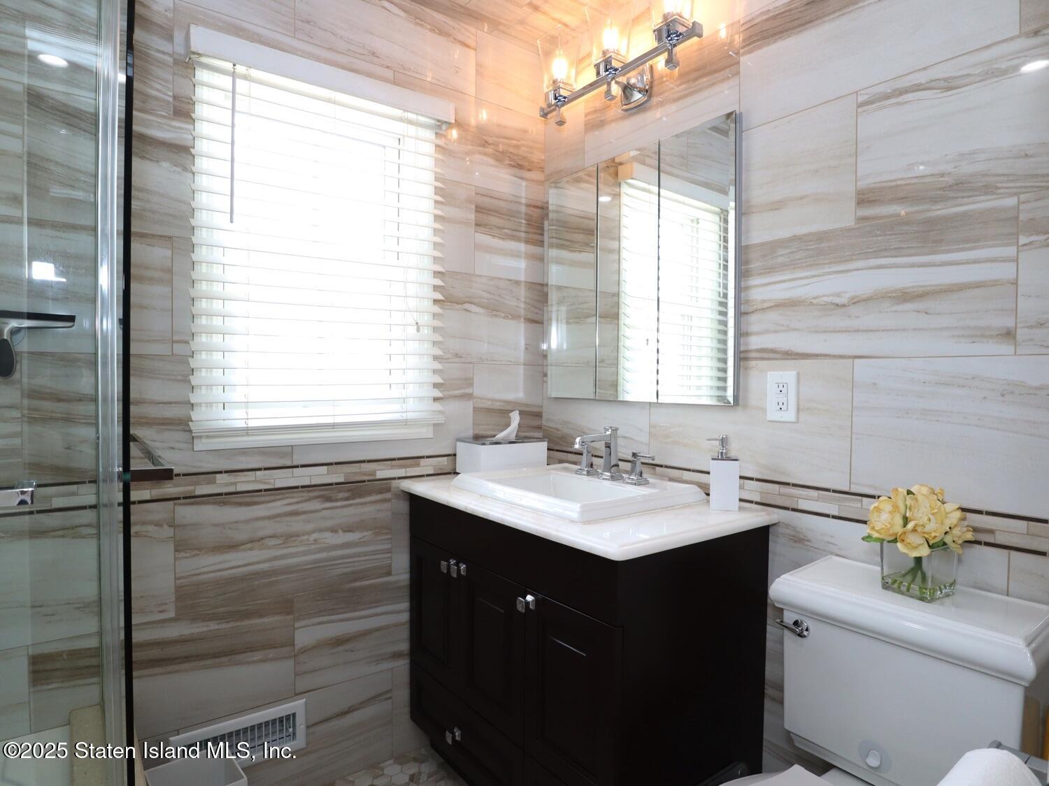 4581 Hylan Boulevard, Staten Island, NY, 10312 image 12