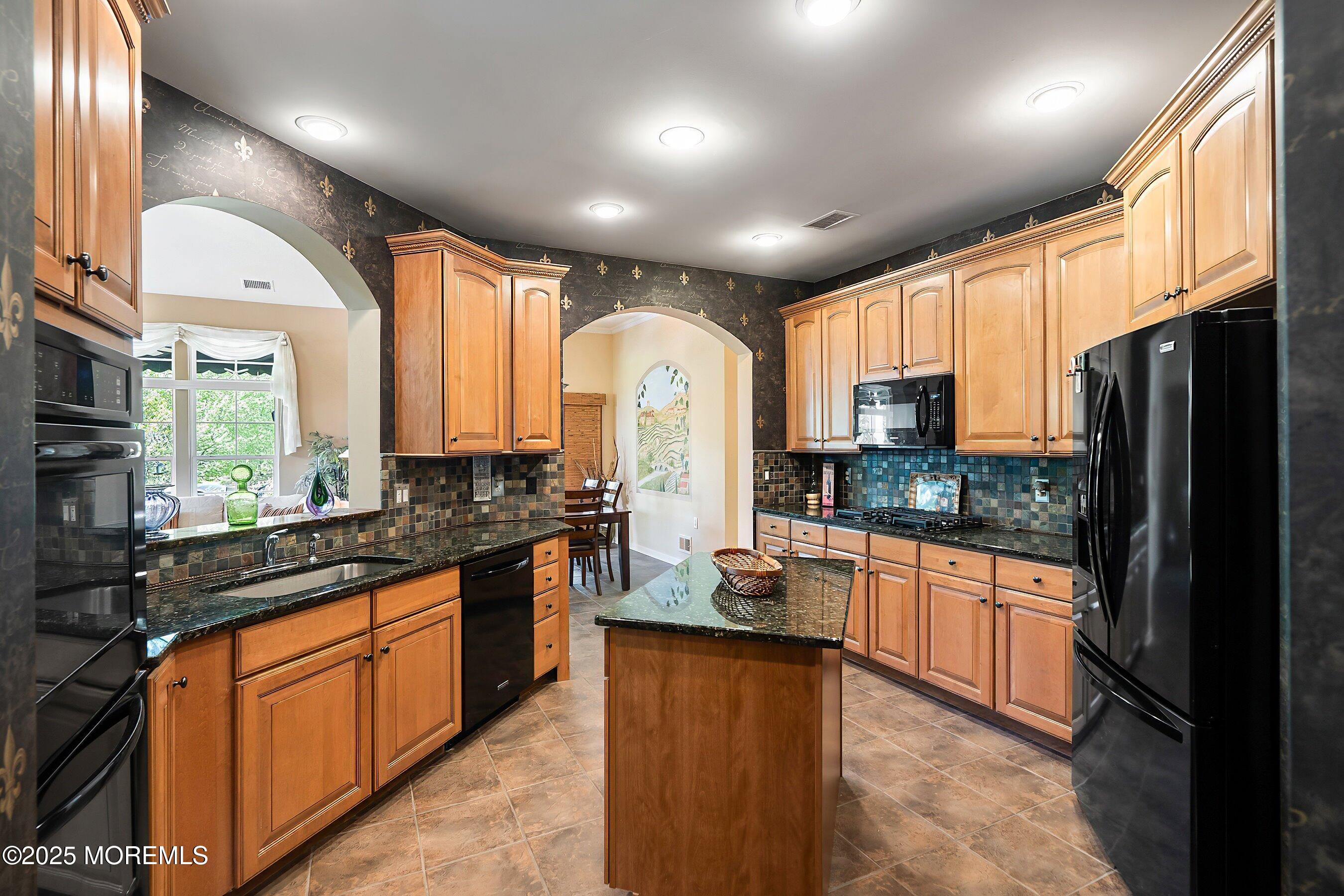 26 E Francesa Court, Farmingdale, NJ, 07727 image 11