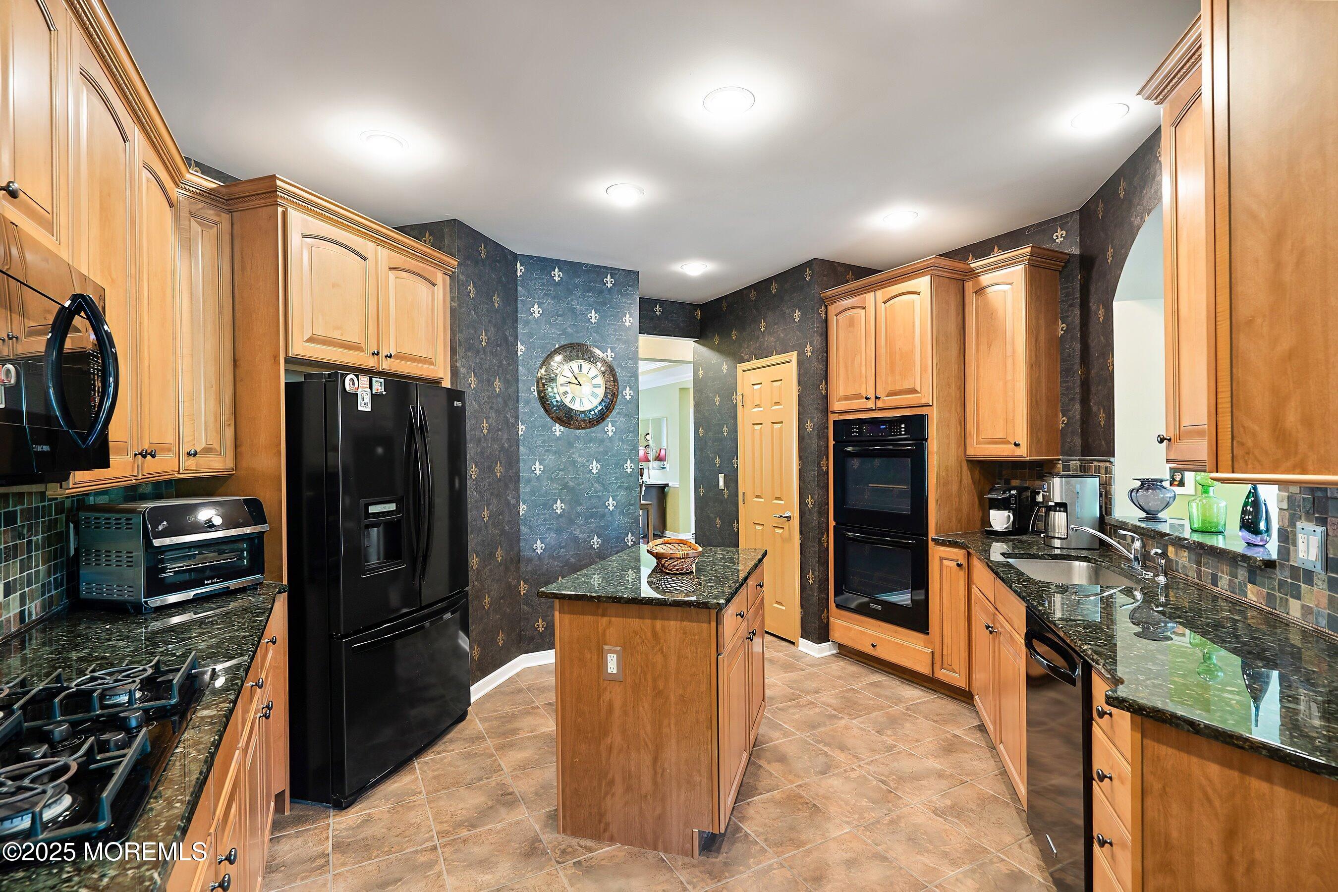 26 E Francesa Court, Farmingdale, NJ, 07727 image 12