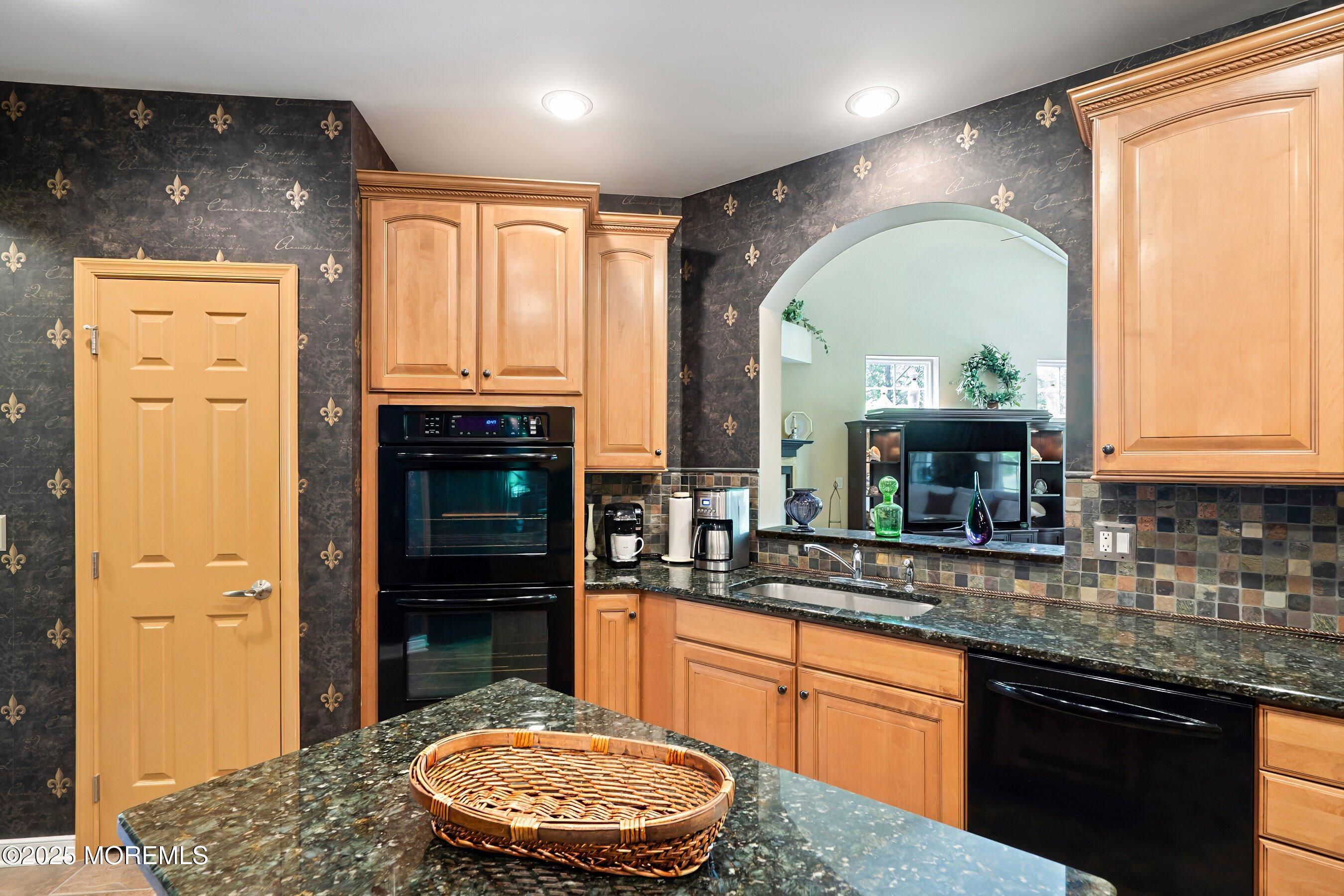 26 E Francesa Court, Farmingdale, NJ, 07727 image 13