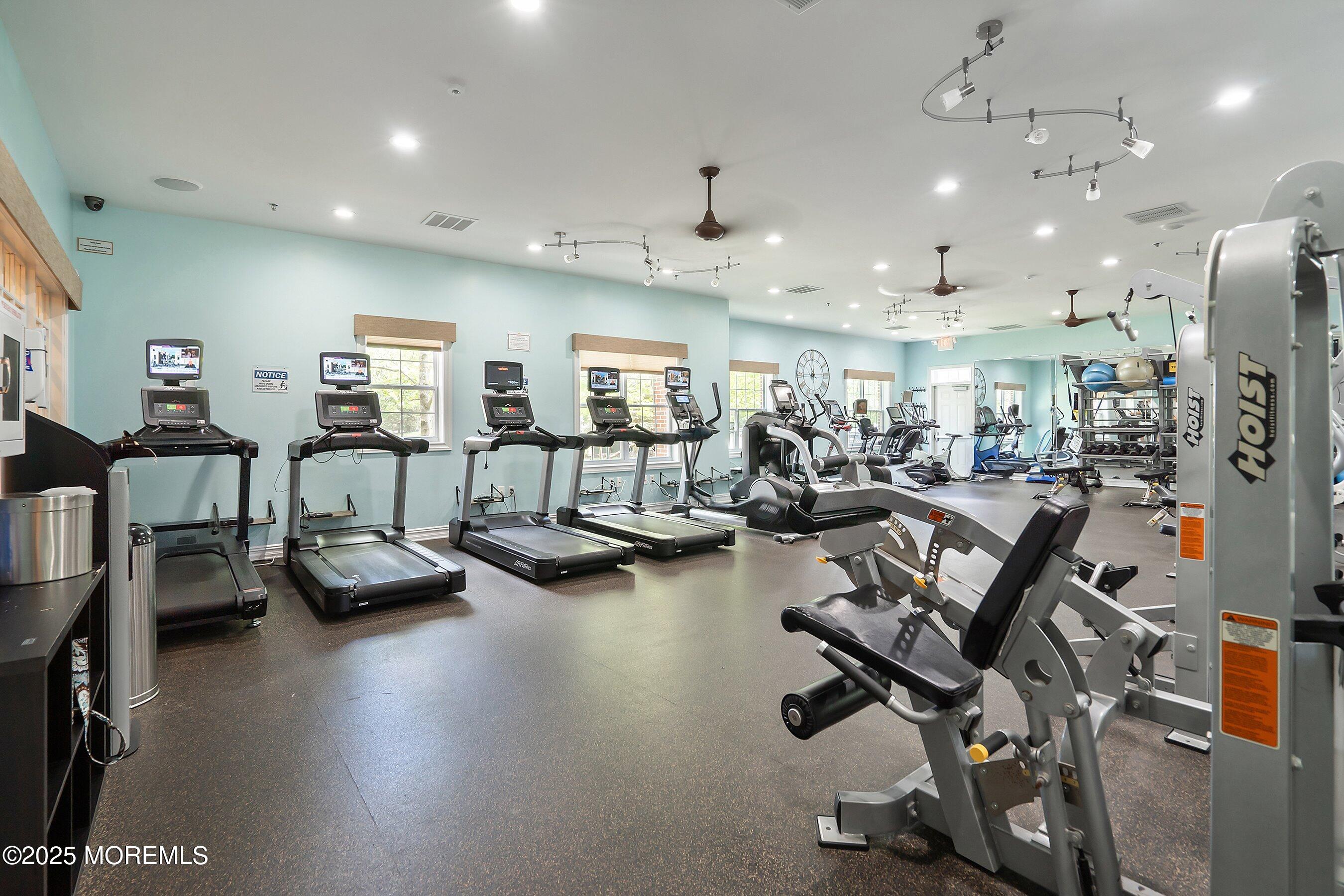 26 E Francesa Court, Farmingdale, NJ, 07727 image 57