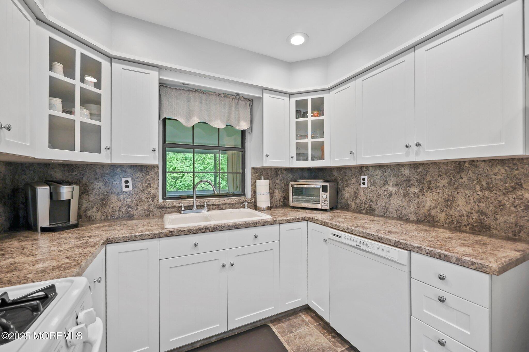 8 Rushmore Drive, Brick, NJ, 08724 image 16