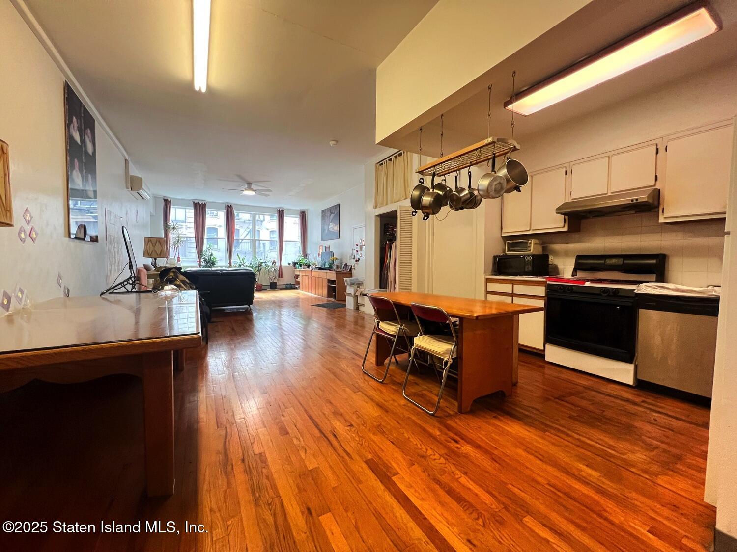 123-125 W 20 Street, New York, NY, 10011 image 53