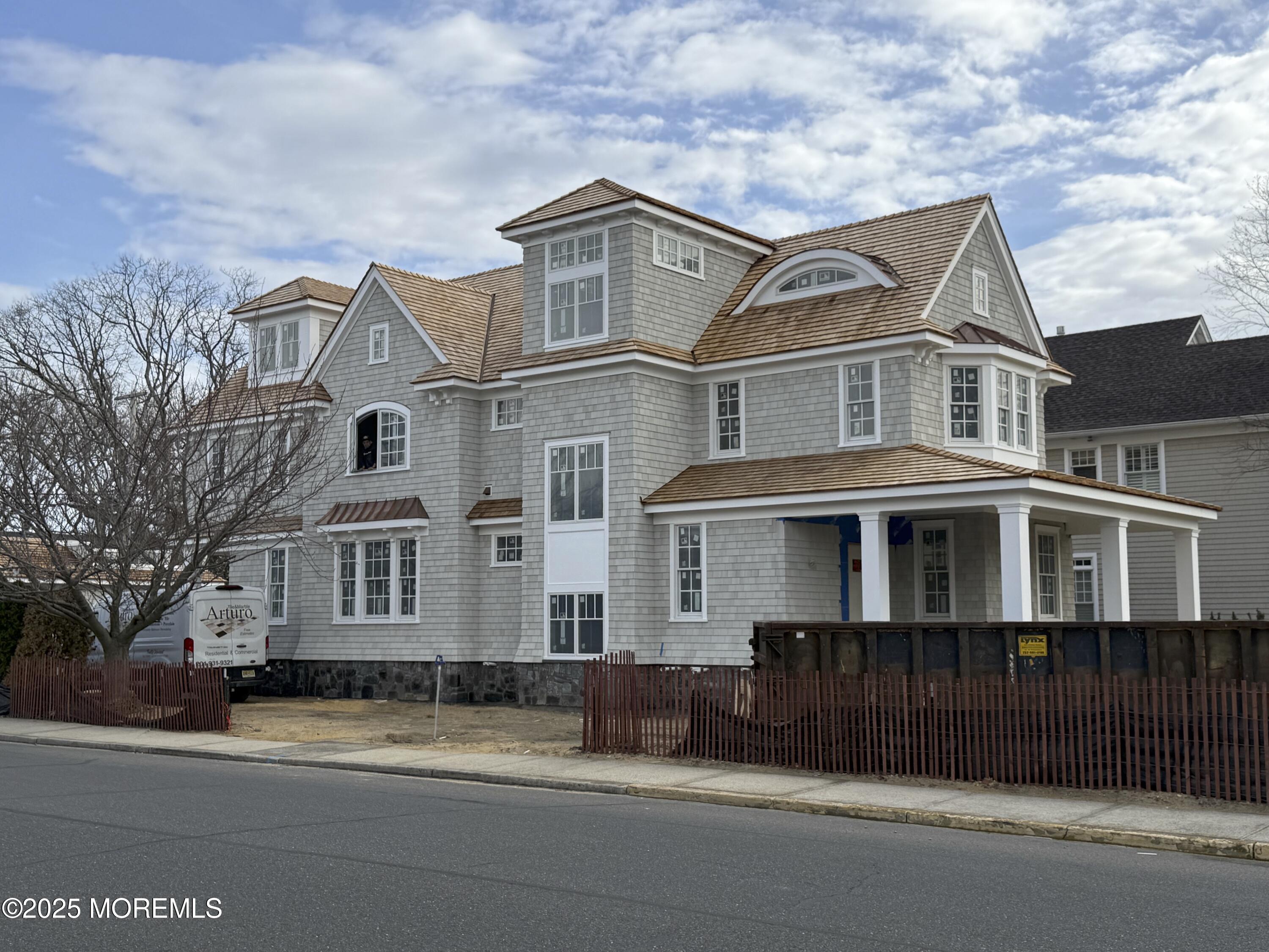 220 Ludlow Avenue Image 2