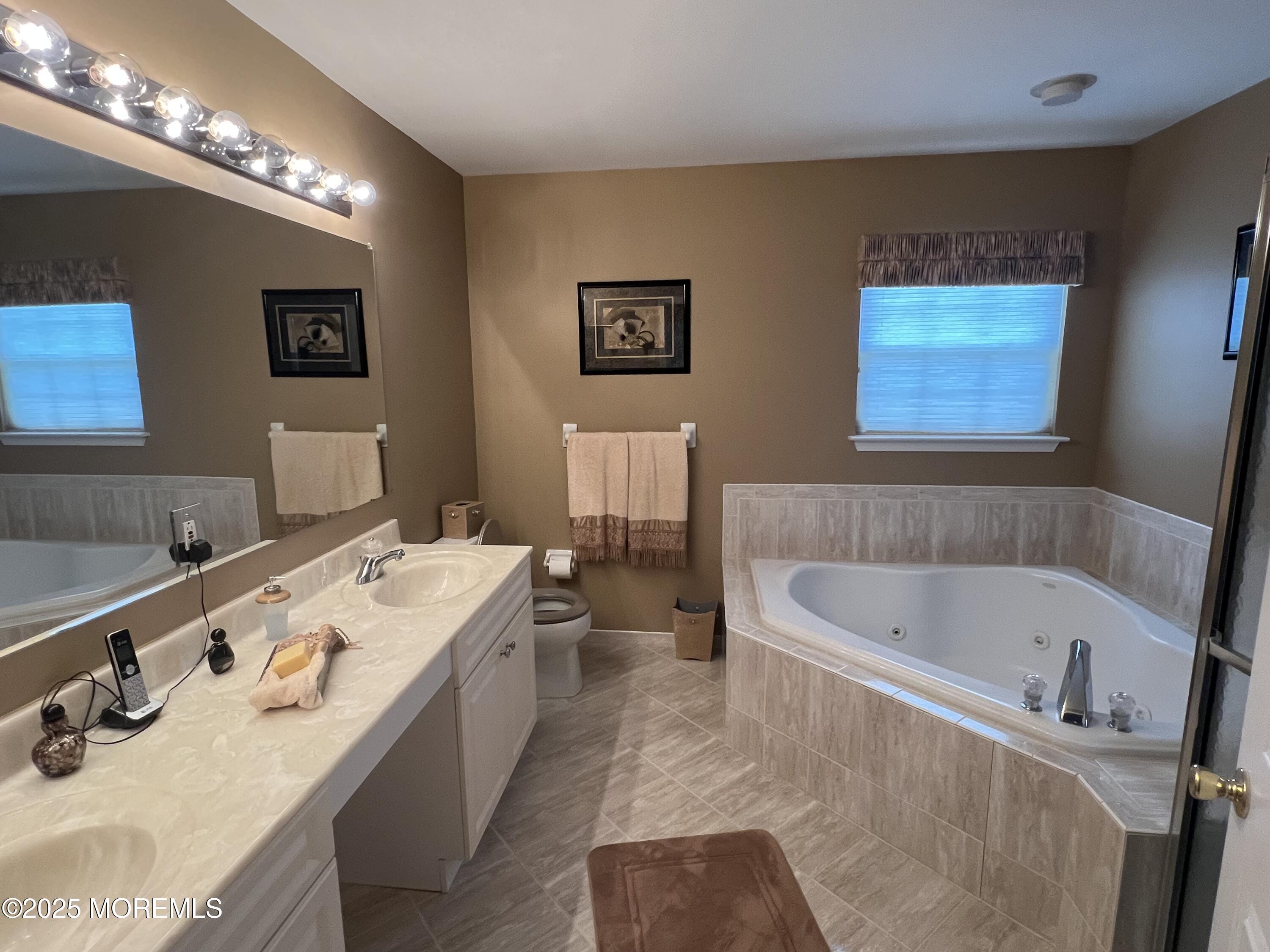 27 Stonehenge Court, Jackson, NJ, 08527 image 22