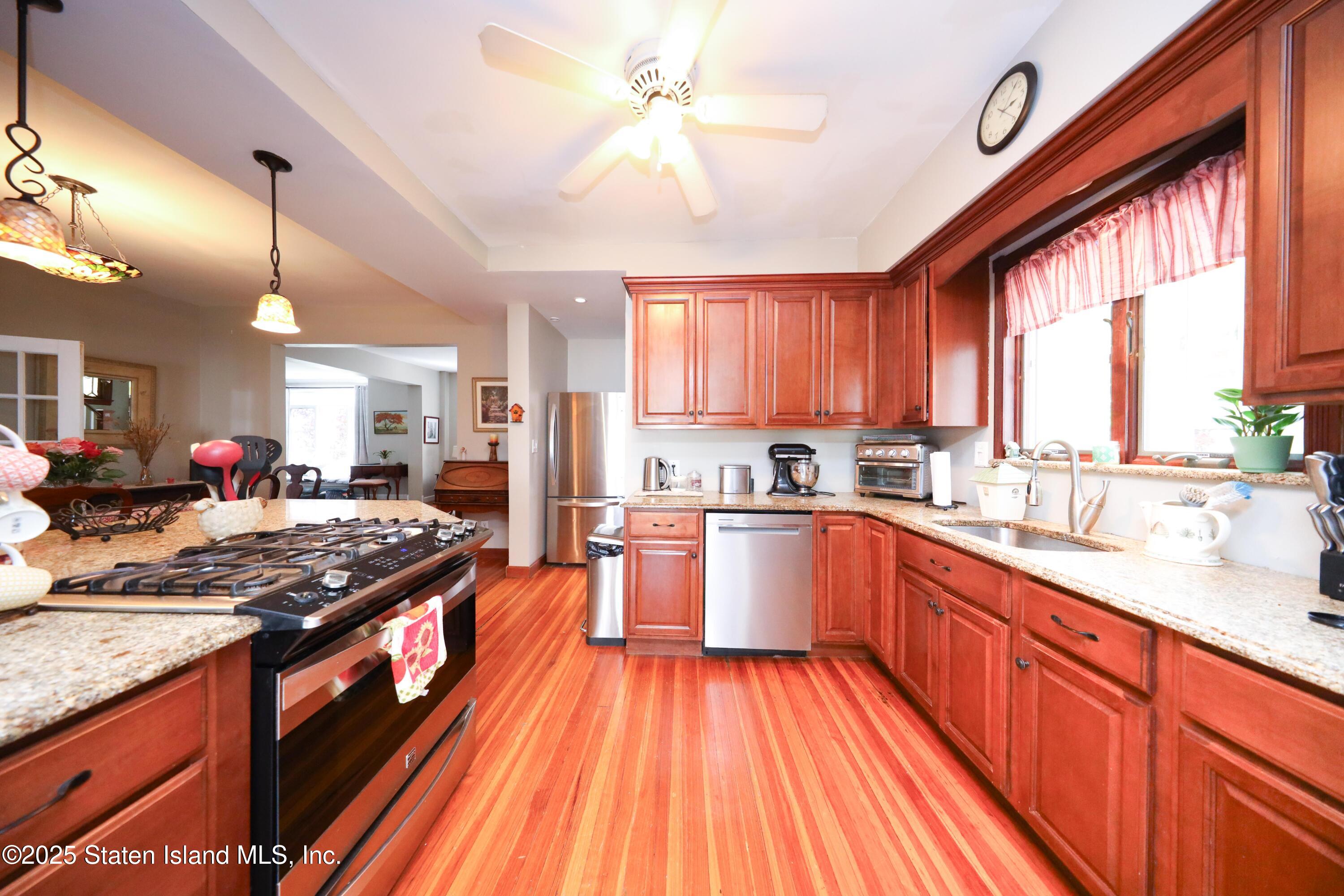 115 Wilson Terrace, Staten Island, NY, 10304 image 15