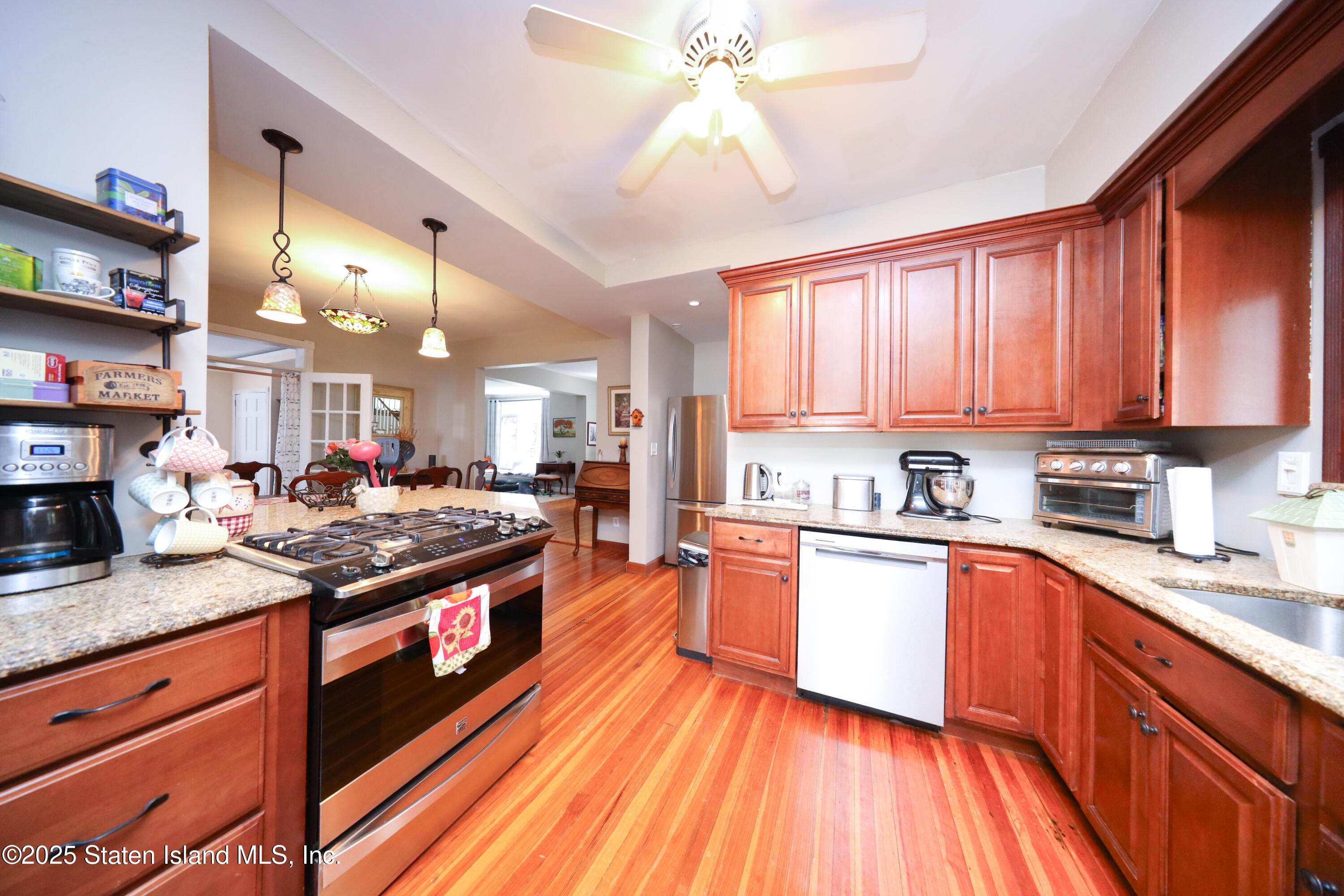 115 Wilson Terrace, Staten Island, NY, 10304 image 16