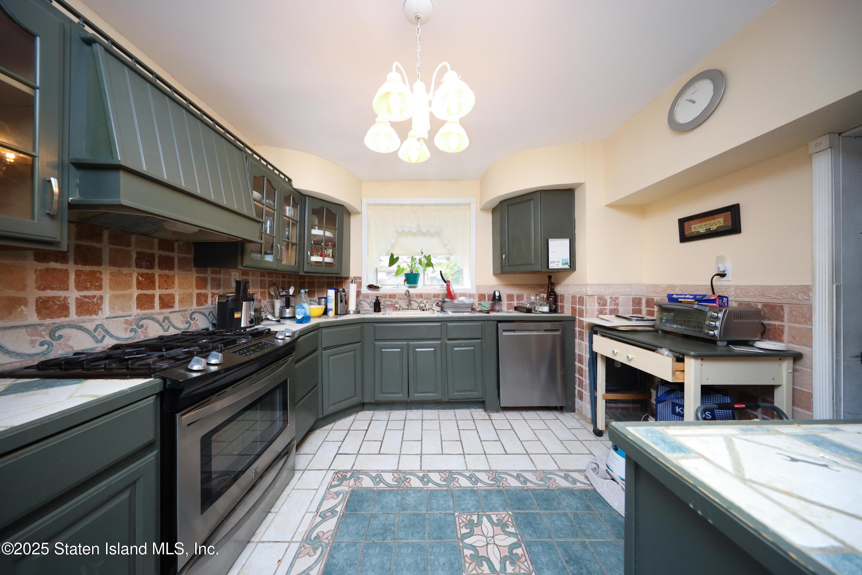 115 Wilson Terrace, Staten Island, NY, 10304 image 25