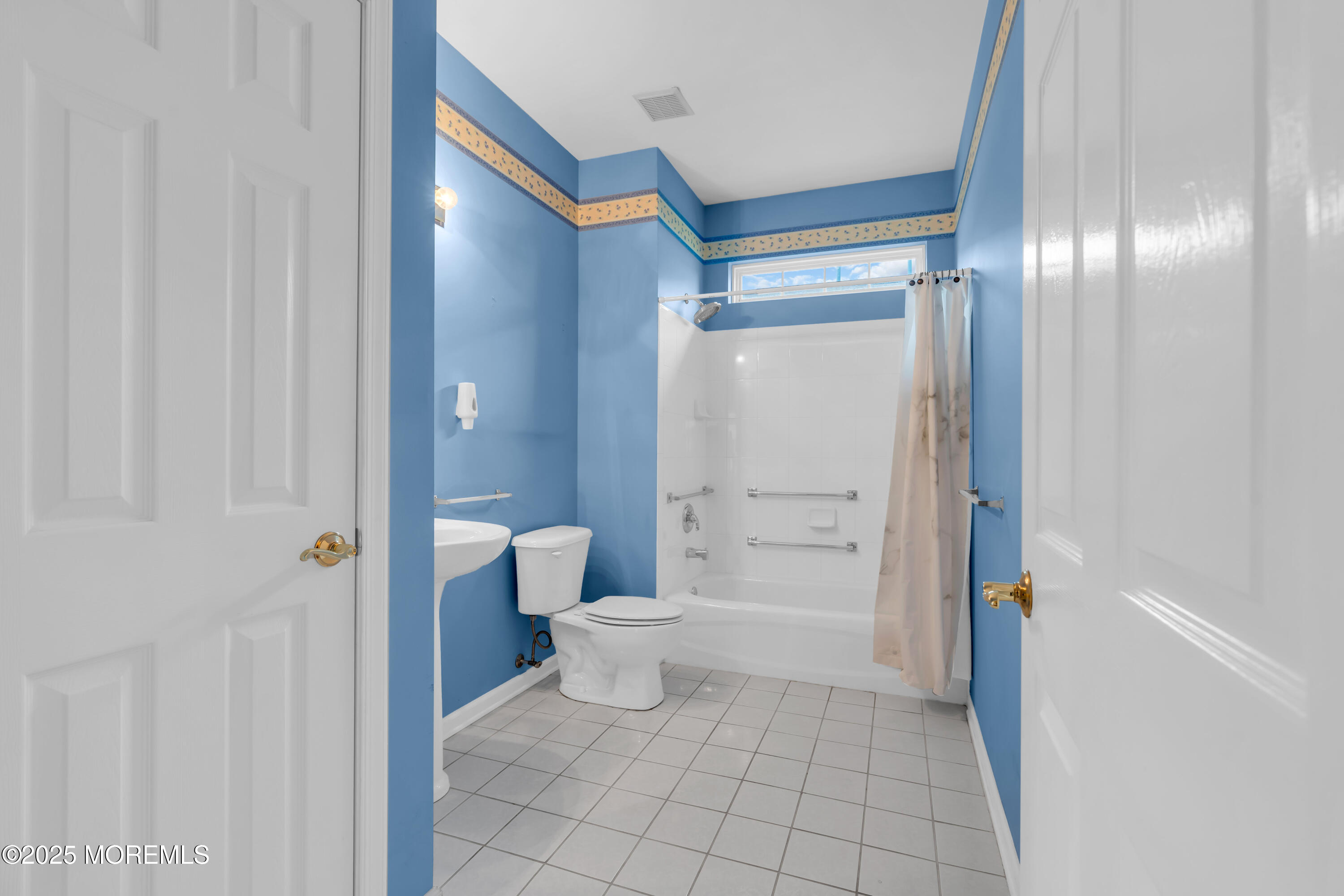 4 Saxony Circle, Manchester, NJ, 08759 image 32