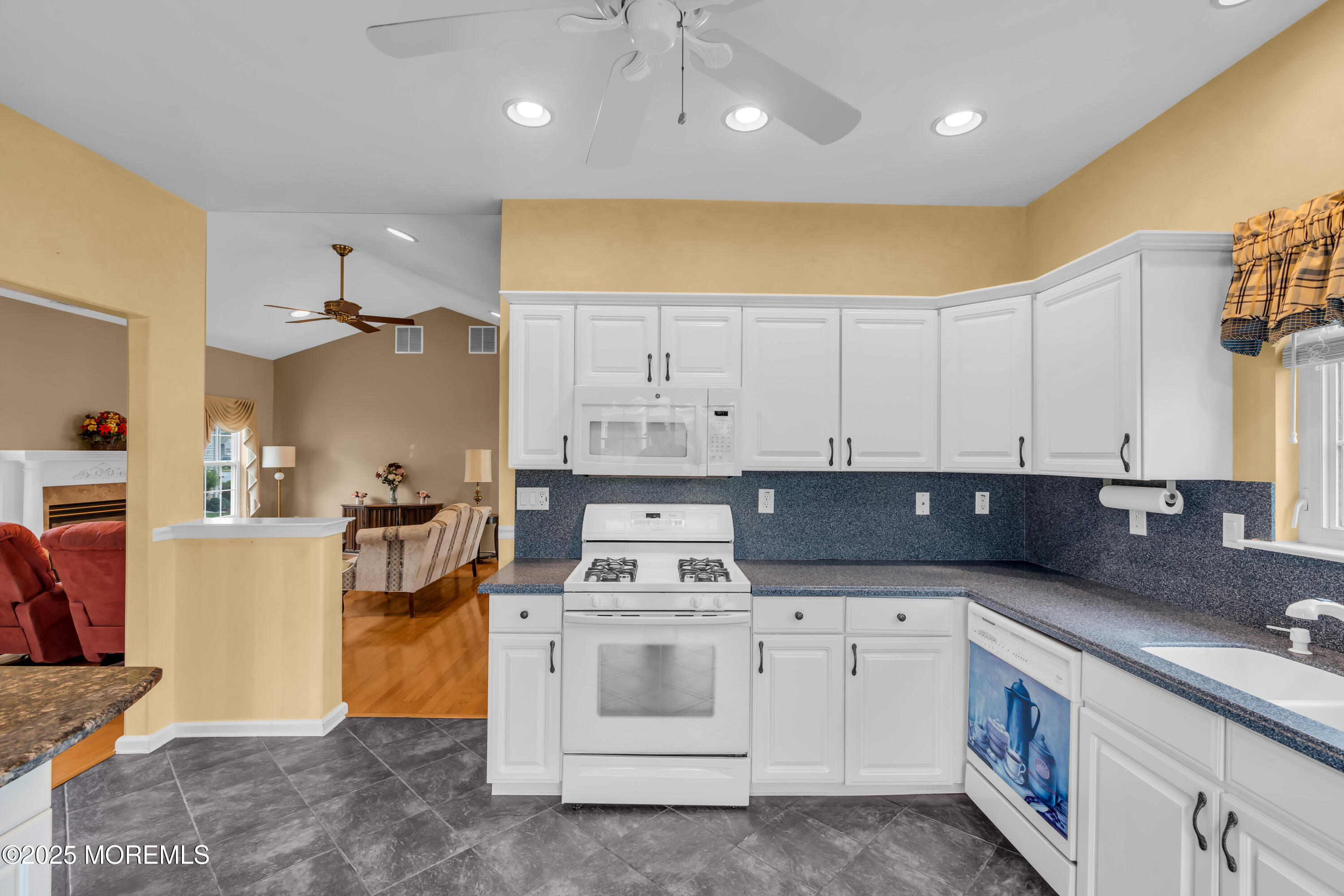 4 Saxony Circle, Manchester, NJ, 08759 image 50