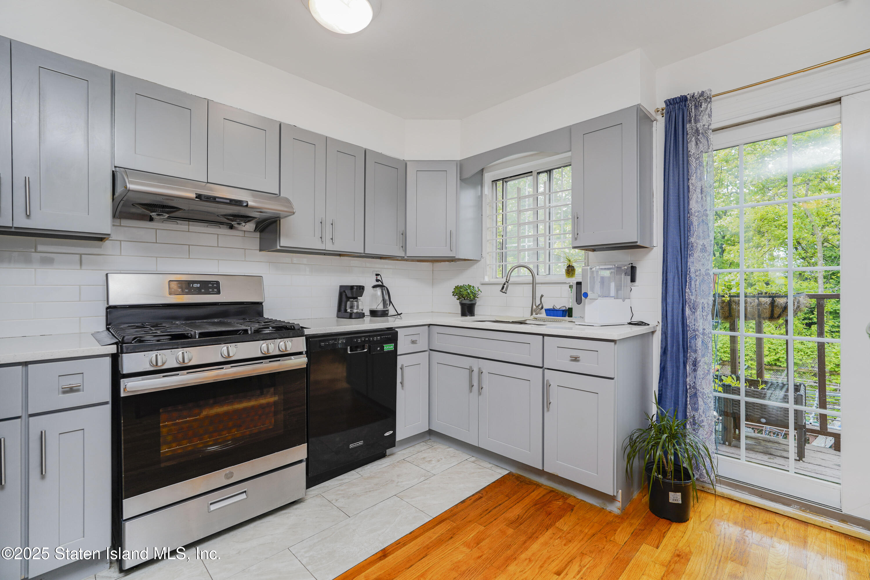 90 N Railroad Avenue, Staten Island, NY, 10304 image 7