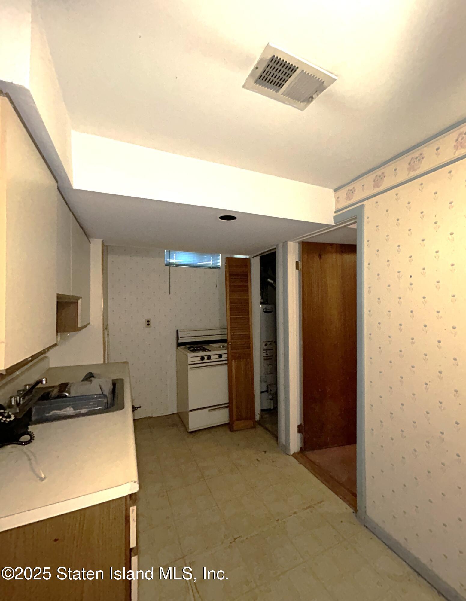 92 Giffords Lane, Staten Island, NY, 10308 image 16
