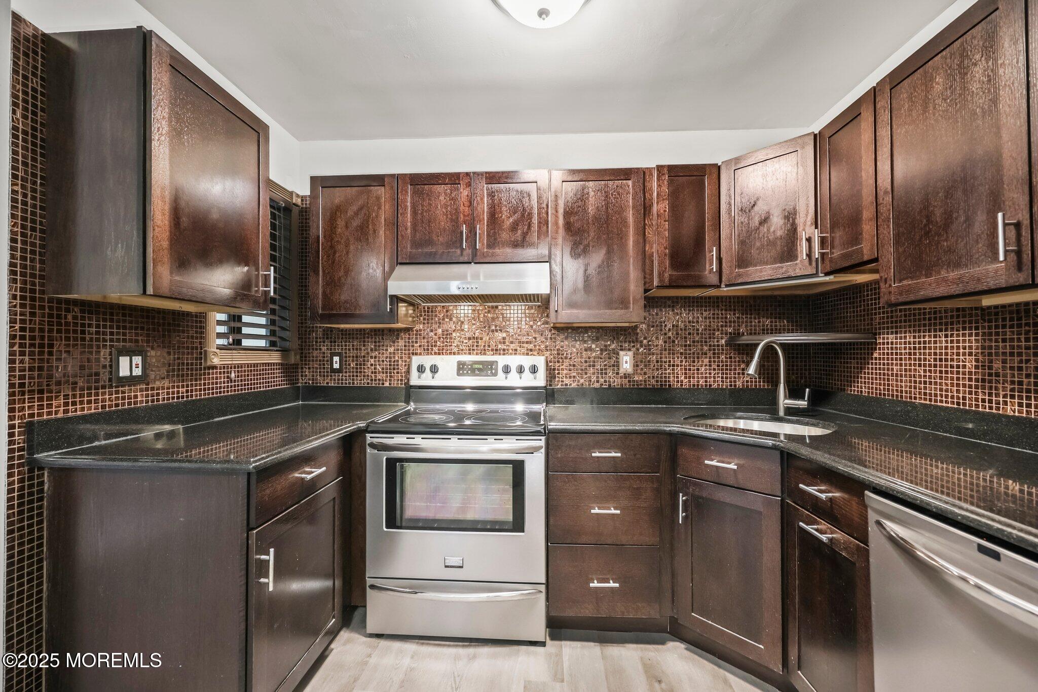 154 Cross Slope Court J, Manalapan, NJ, 07726 image 6