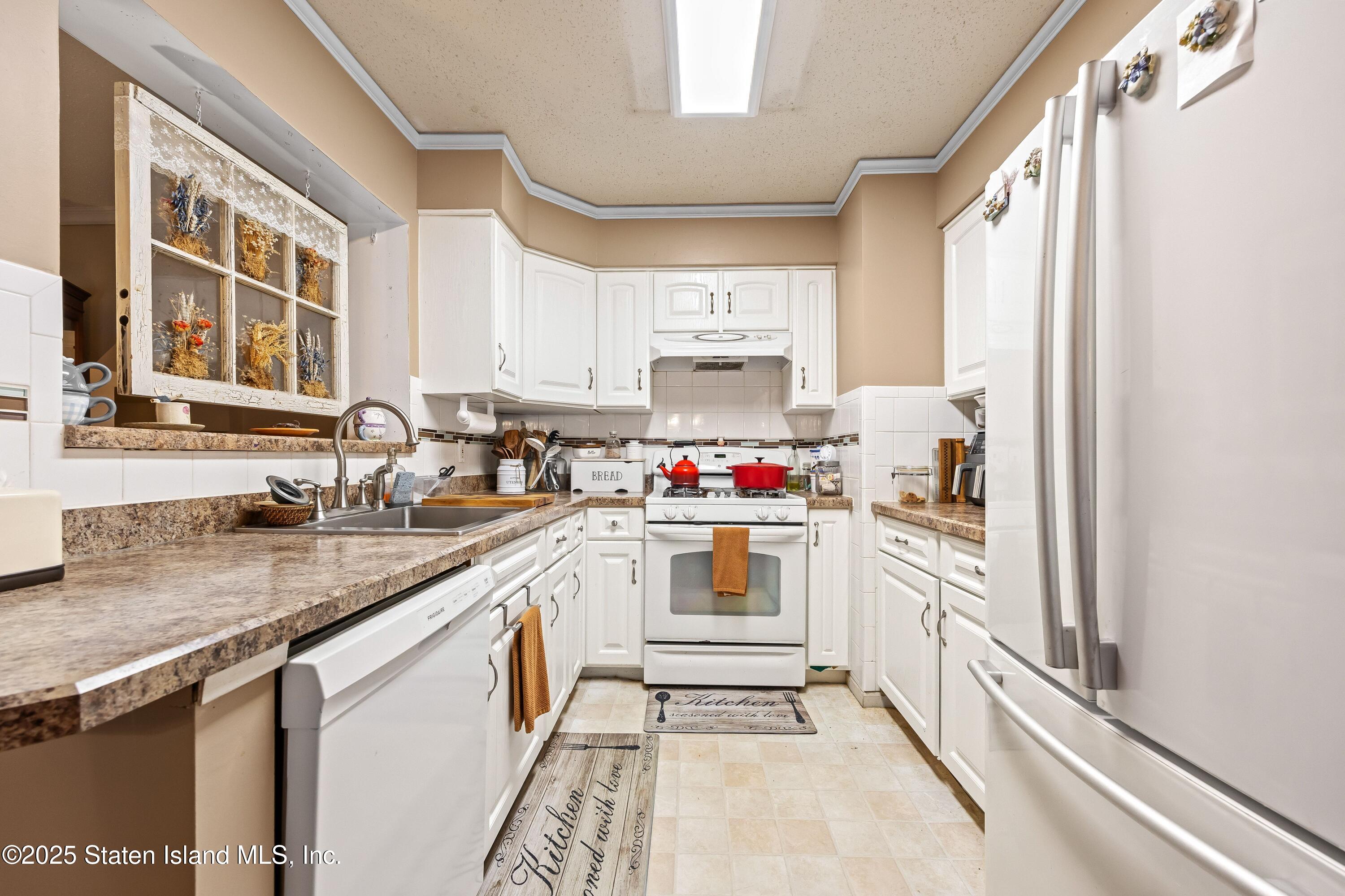 614 Ilyssa Way, Staten Island, NY, 10312 image 15